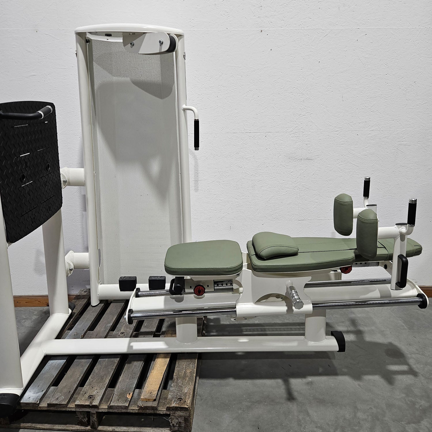 Gym80 Med80 3283 Funktionsstemme sitzend - liegend, Beinpresse verstellbar, Farbe Weiß, gebraucht - überholter Zustand - Image 13
