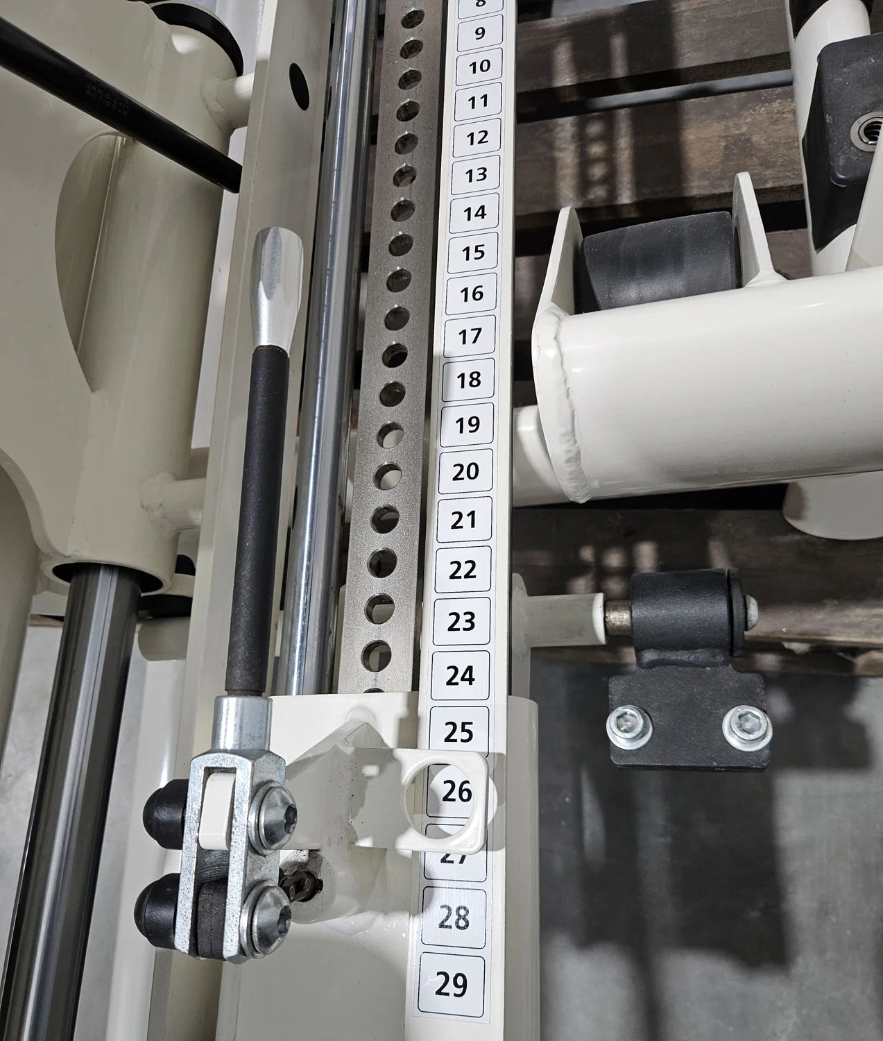 Gym80 Med80 3283 Funktionsstemme sitzend - liegend, Beinpresse verstellbar, Farbe Weiß, gebraucht - überholter Zustand - Image 15