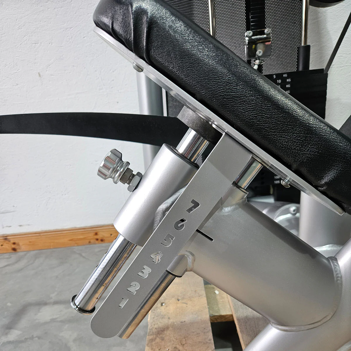 Gym80 Pullover 3012, Sygnum Serie, Überzüge, Überzugmaschine, Rahmen Silber, gebraucht - überholter Zustand - Image 8