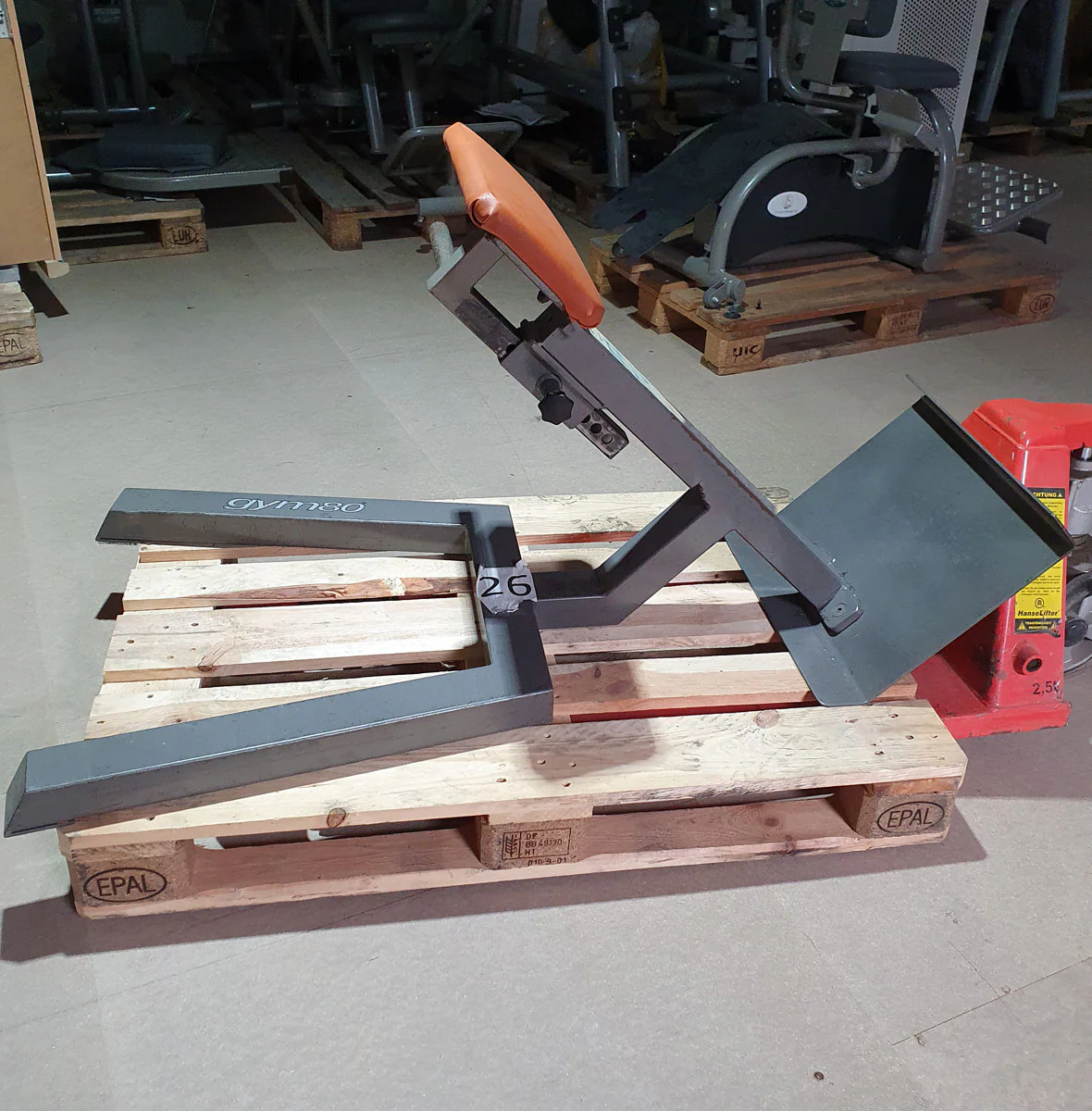 Gym80 Rückenstreckerbank, 45 Grad, Hyperextension, Rahmen Silber, Polster Braun, gebraucht mit Gebrauchsspuren - Image 3