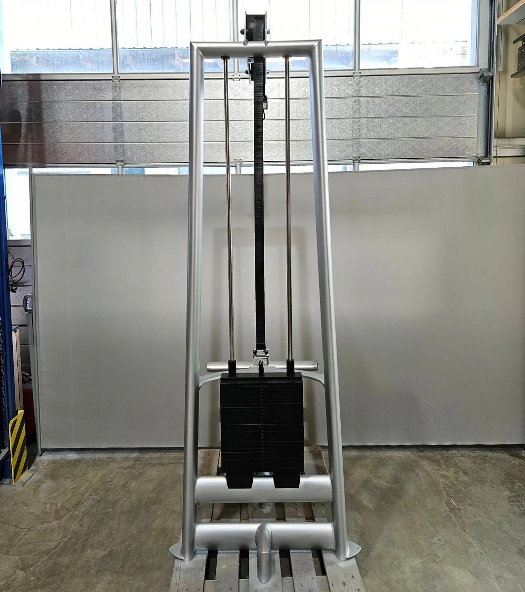 Gym80 Sygnum 4116 Rückenzugstation, Latzug von Oben, Lat Pulldown, 135kg Gewichtsblock, Farbe Silber, gebraucht - überholter Zustand - Image 4
