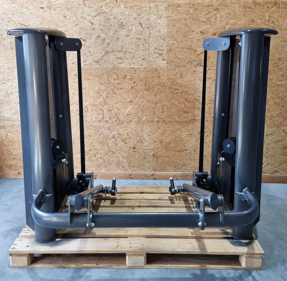 Gym80 Sygnum Dual 4401 FTM Deadlift Maschine, Kreuzheben Maschine mit 2x 105kg Gewichtsblöcken Stack Weight, gebrauchter - überholter Zustand - Image 2