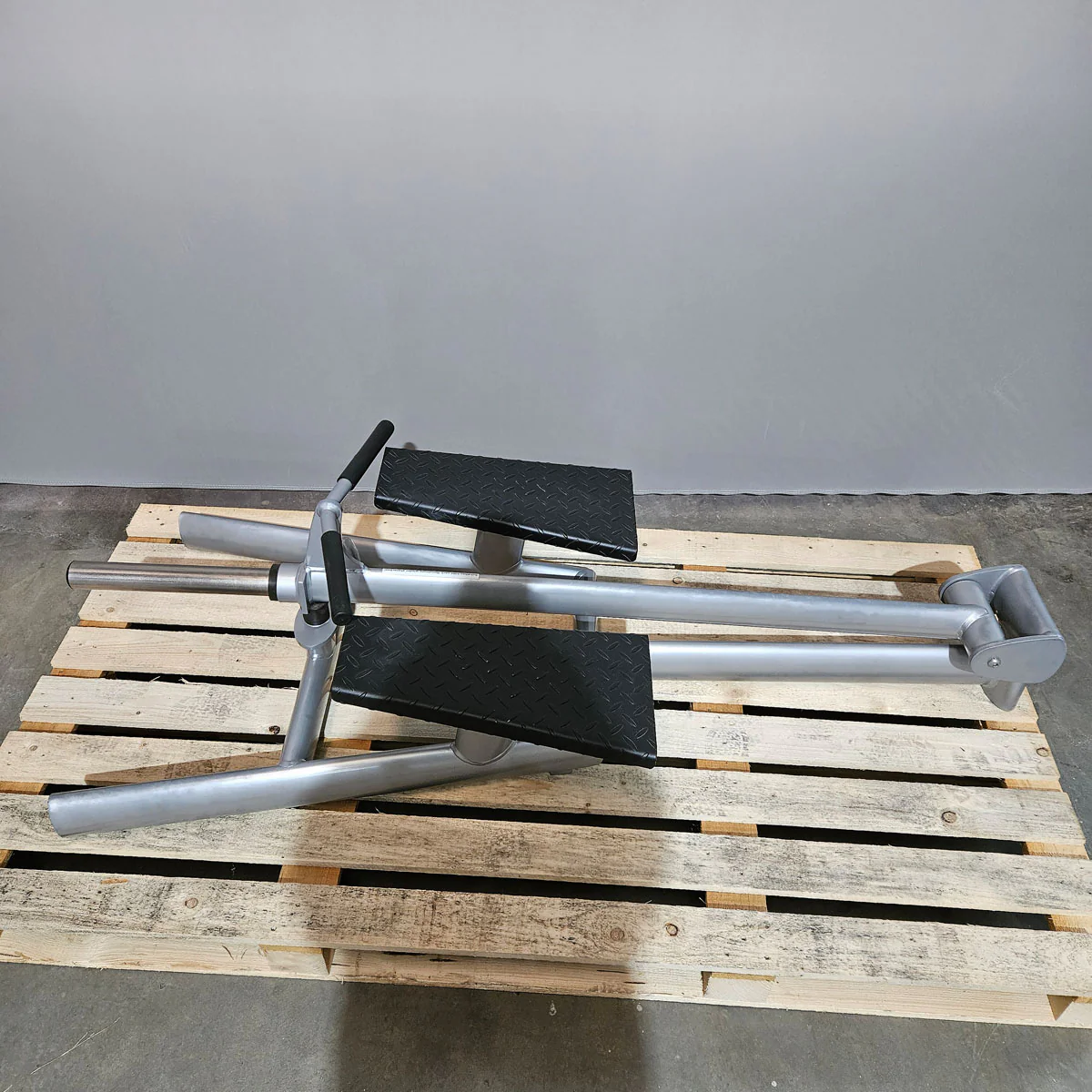 Gym80 Sygnum T-Bar Row Ruderstation - Ähnlich Pure Kraft 4018 Rudermaschine bzw 4138 Bodenhantel - Plate loaded Kraftgerät Rudern, Rahmen Silber, gebraucht - überholter Zustand - Image 5