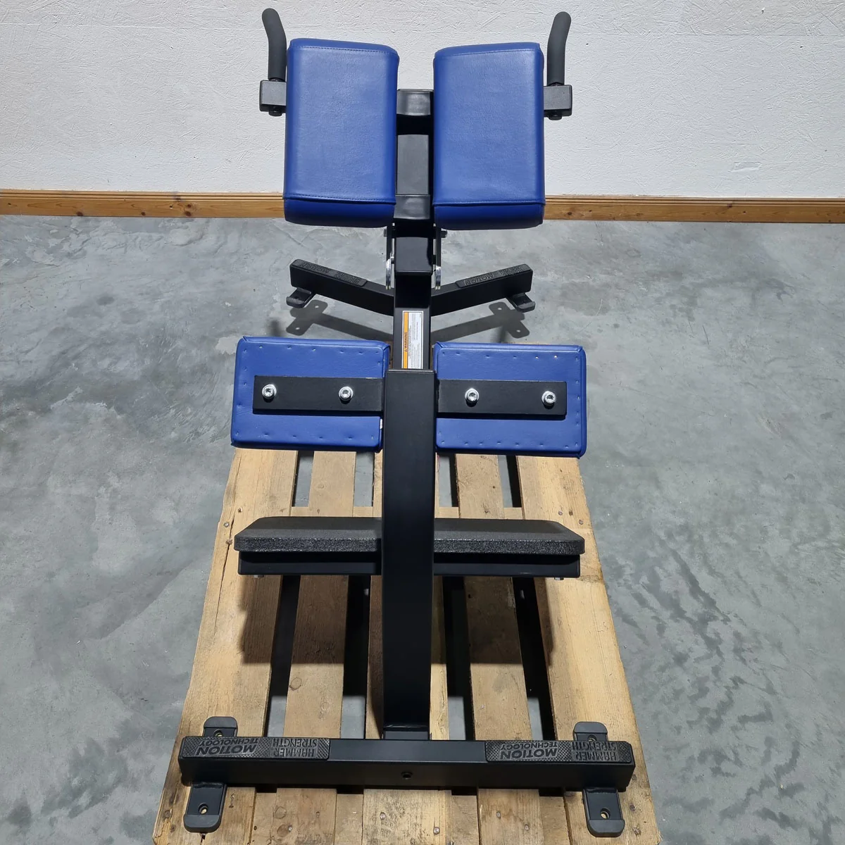 Hammer Strength Hyperextension 45° Rückenstreckerbank verstellbar, Back extension BW-BE, Rahmenfarbe Schwarz, Polsterfarbe Blau, gebraucht - überholter Zustand - Image 4
