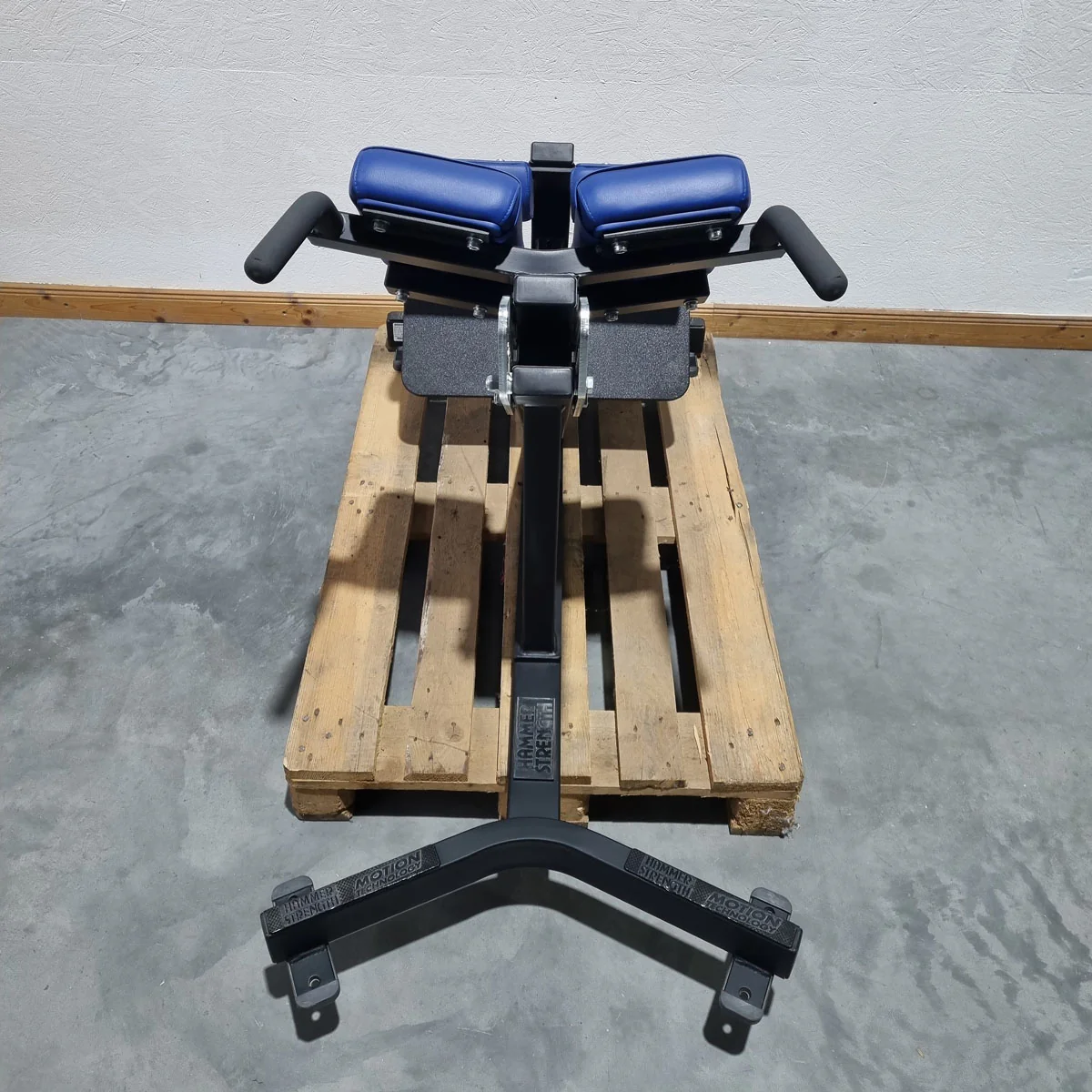 Hammer Strength Hyperextension 45° Rückenstreckerbank verstellbar, Back extension BW-BE, Rahmenfarbe Schwarz, Polsterfarbe Blau, gebraucht - überholter Zustand - Image 6