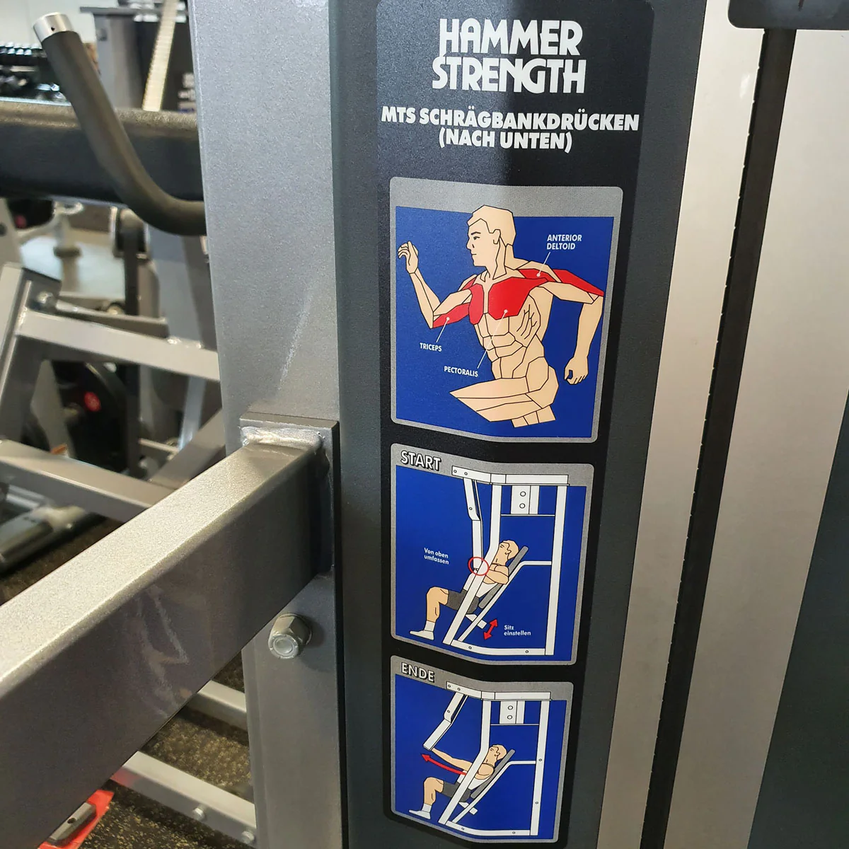 Hammer Strength MTS Schrägbankdrücken Maschine ( nach unten ) - Iso-Lateral Decline Press, Rahmenfarbe Silber, gebraucht - überholter Zustand - Image 3