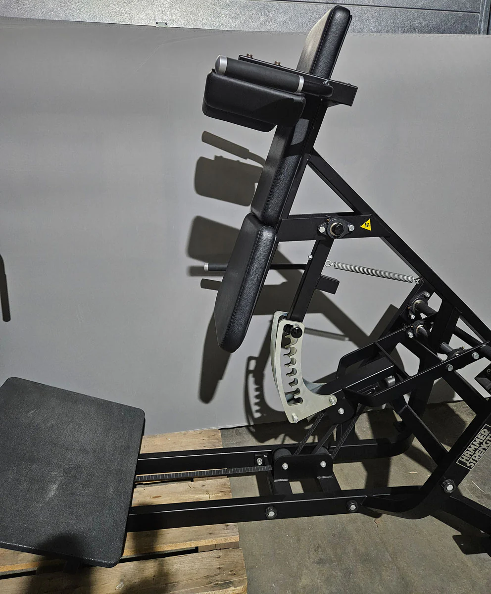 Hammer Strength MTS V-Squat, Kniebeugenmaschine Squats - Rahmenfarbe Schwarz, gebraucht - überholter Zustand - Image 5
