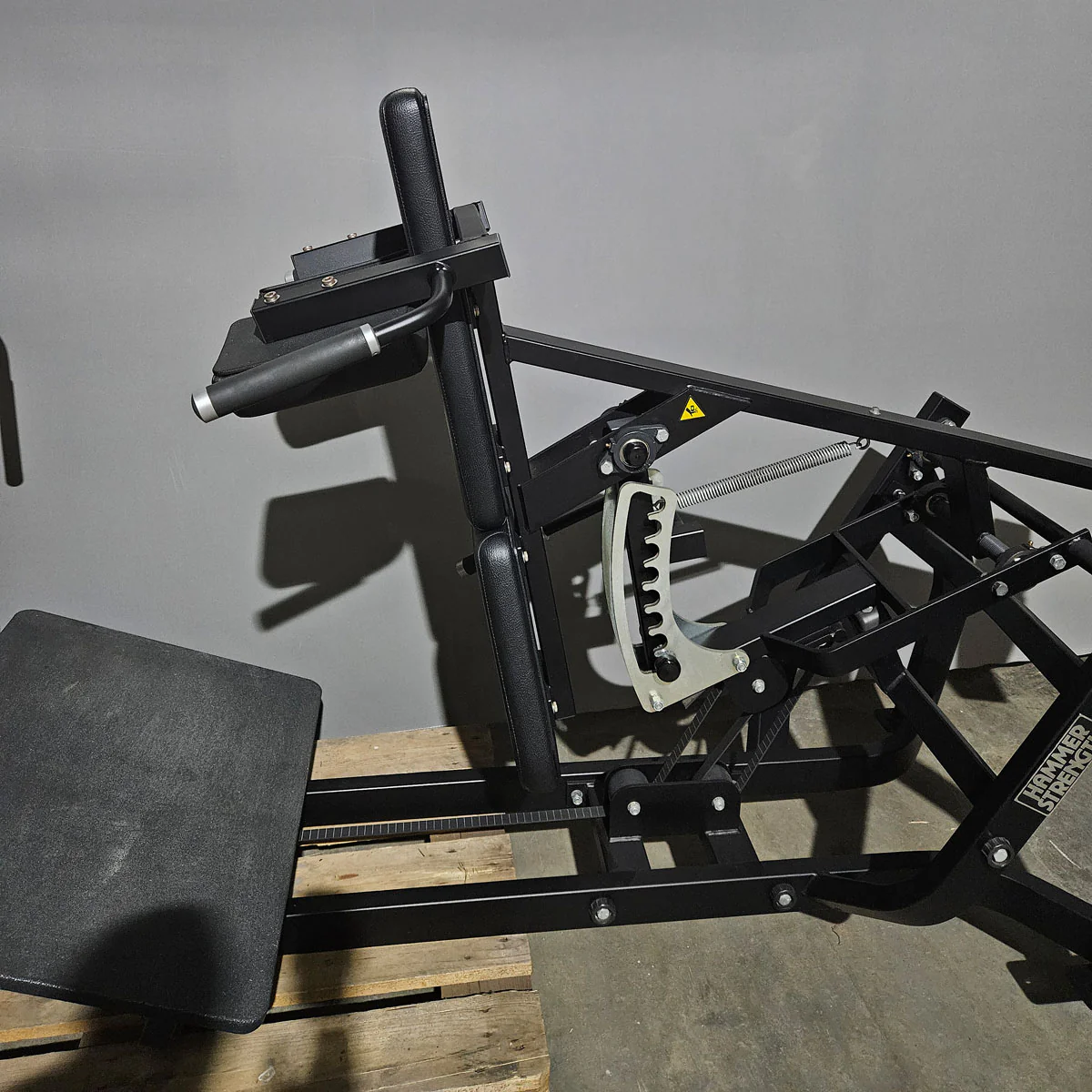Hammer Strength MTS V-Squat, Kniebeugenmaschine Squats - Rahmenfarbe Schwarz, gebraucht - überholter Zustand - Image 6