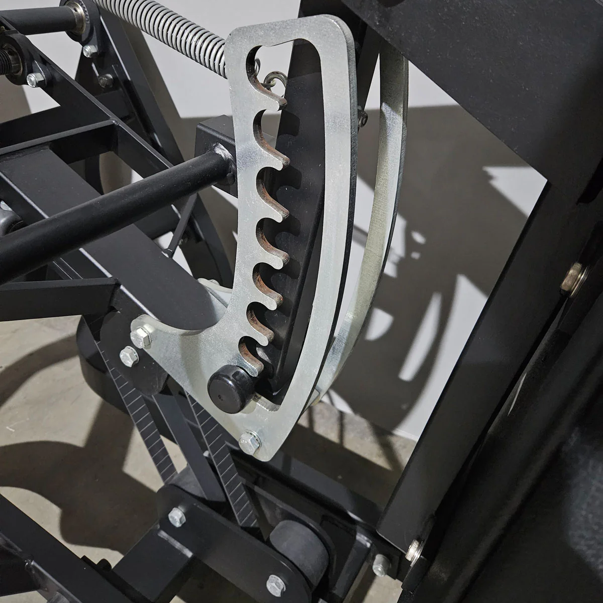 Hammer Strength MTS V-Squat, Kniebeugenmaschine Squats - Rahmenfarbe Schwarz, gebraucht - überholter Zustand - Image 7