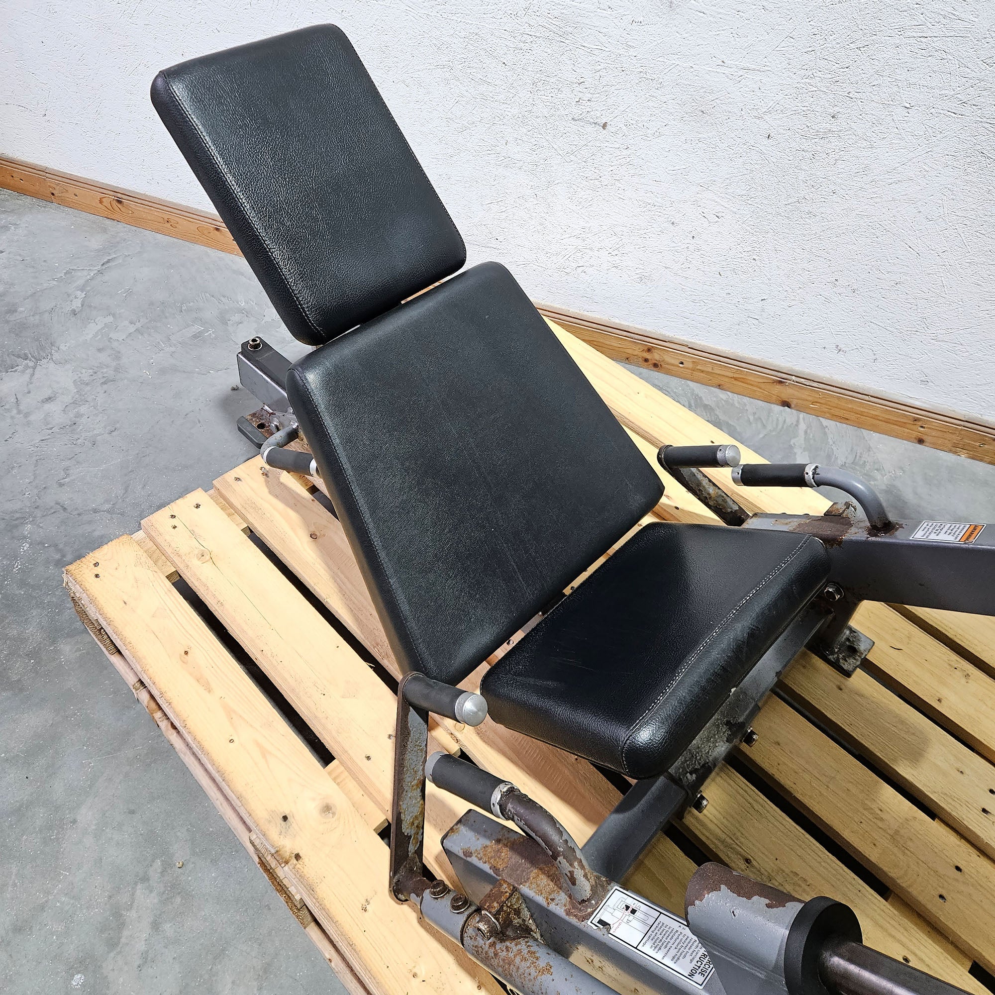 Hammer Strength Plate loaded linear Leg Press, Beinpresse 45° mit Scheibenaufnahme, extrem stabil, Farbe Silber, gebraucht - geprüfter technischer Zustand mit optischen Gebrauchsspuren - Image 10