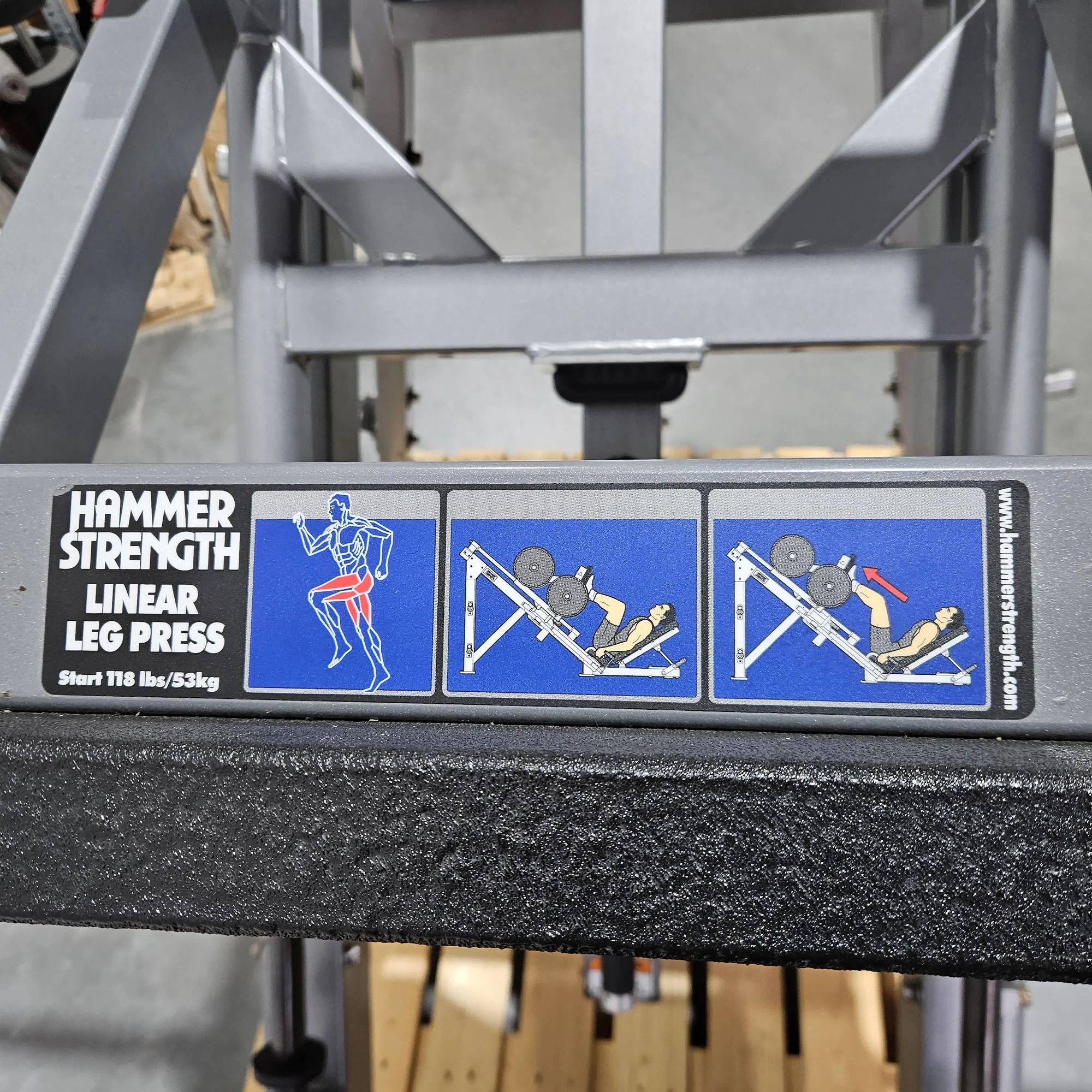 Hammer Strength Plate loaded linear Leg Press, Beinpresse 45° mit Scheibenaufnahme, extrem stabil, Farbe Silber, gebraucht - geprüfter technischer Zustand mit optischen Gebrauchsspuren - Image 11