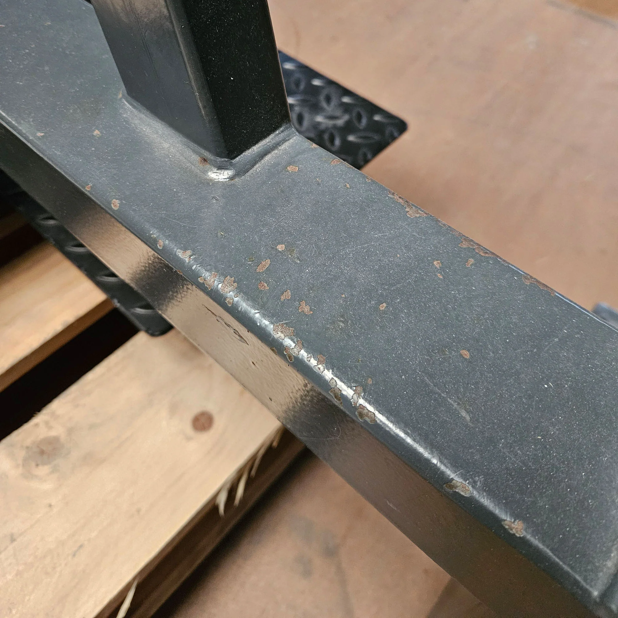 HBP Olympia Flachdrückerbank, Olympic Flat Bench, Bankdrückbank Flach mit Ablagen für Bankdrücken, Rahmebfarbe Anthrazit, gebraucht mit Gebrauchsspuren - Image 6
