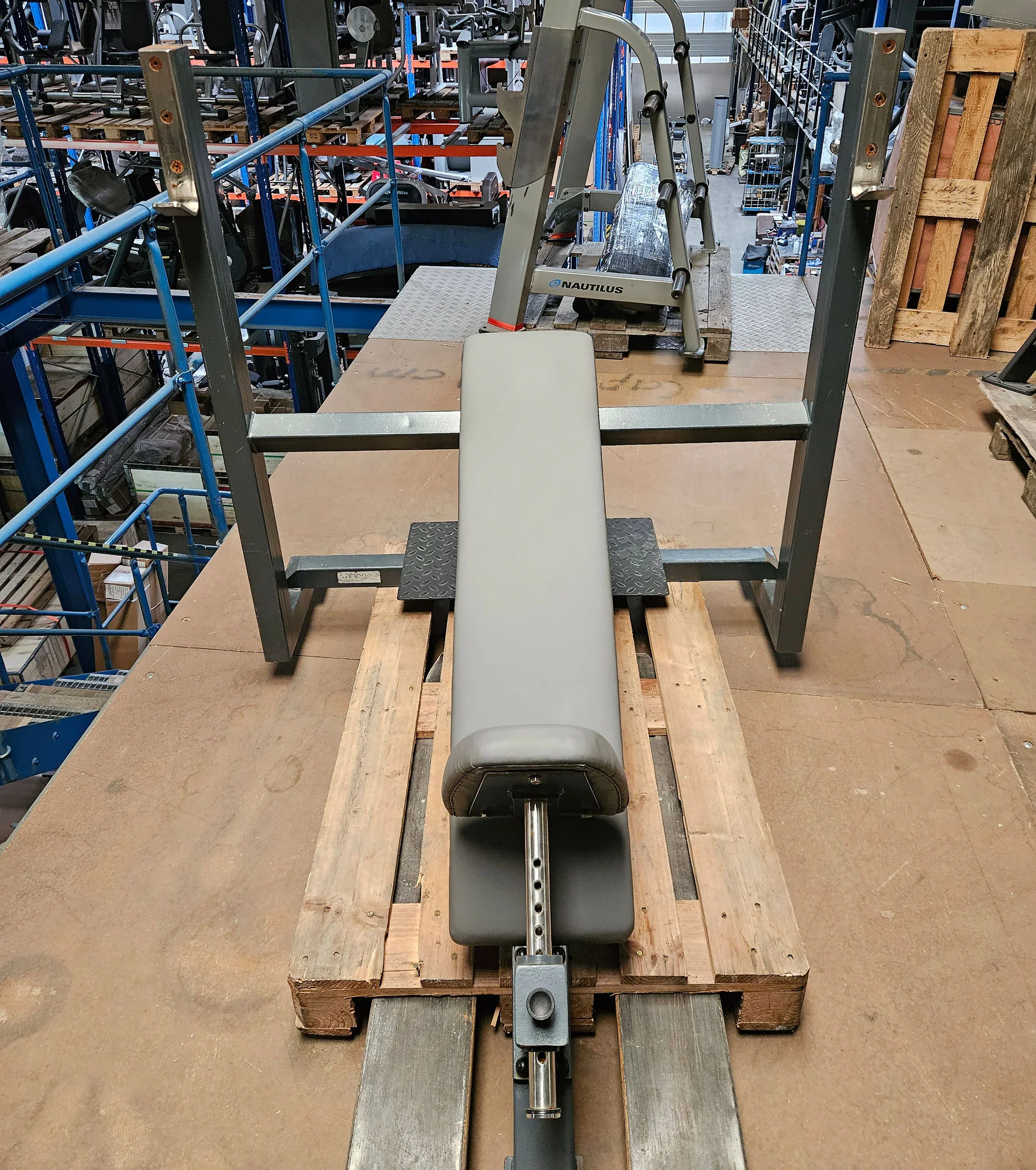 HBP Olympia Schrägdrückerbank, Olympic Incline Bench, Drückbank Schräg mit Ablagen für Bankdrücken, Rahmebfarbe Anthrazit, gebraucht mit Gebrauchsspuren - Image 2