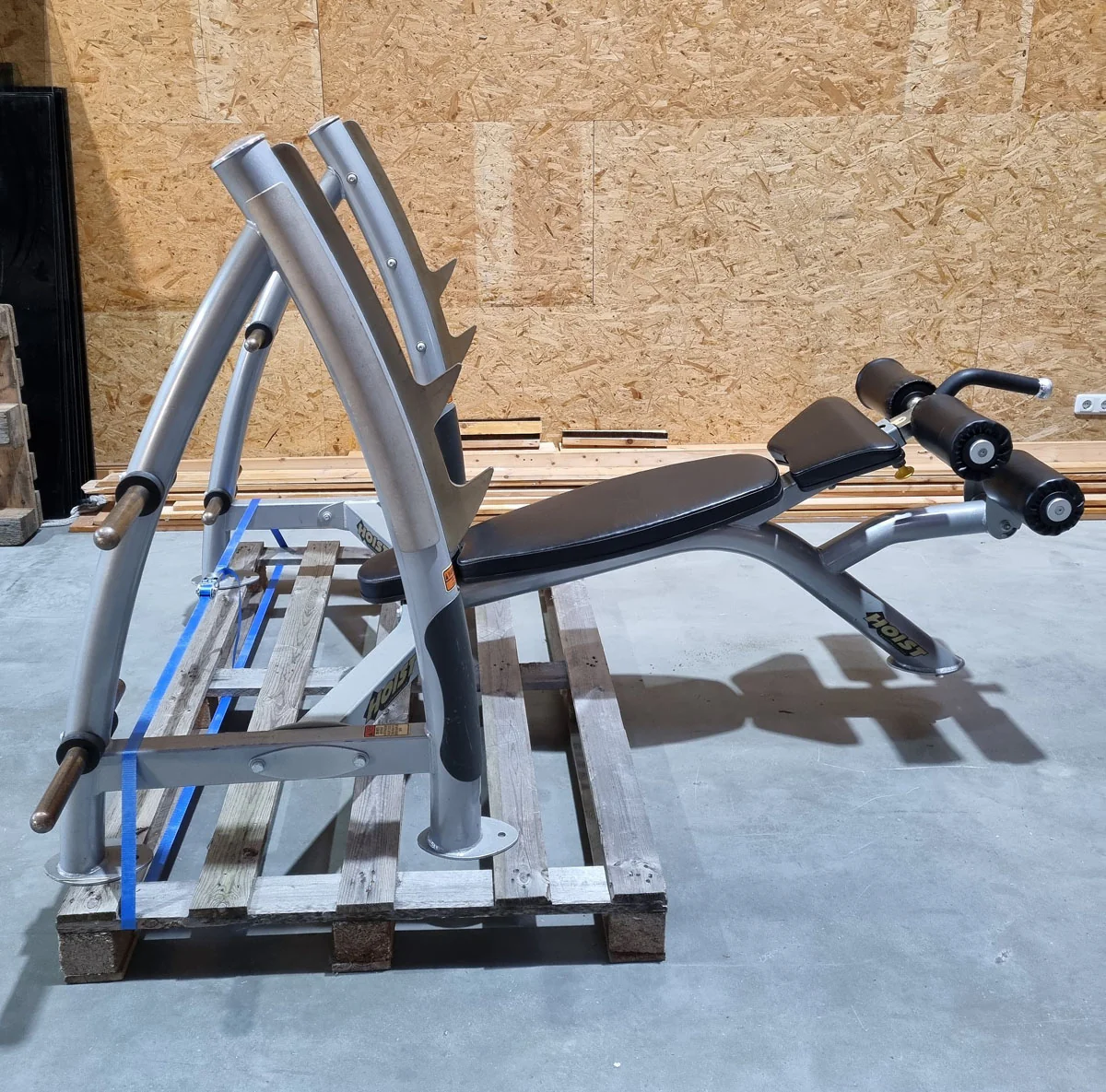 Hoist Negativ Drückerbank, Decline Benchpress, Beinstütze verstellbar, Rahmenfarbe Silber, Polster Schwarz, gebraucht - überholter Zustand - Image 4