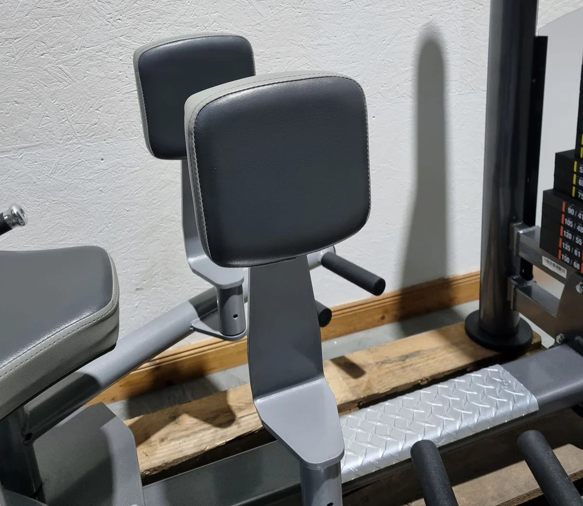 Impulse Fitness Abduktoren und Adduktoren 2 in 1 Kombimaschine - Hip Abduction and Hip Adduction, Rahmenfarbe Grau-Anthrazit, gebraucht - überholter Zustand - Image 3
