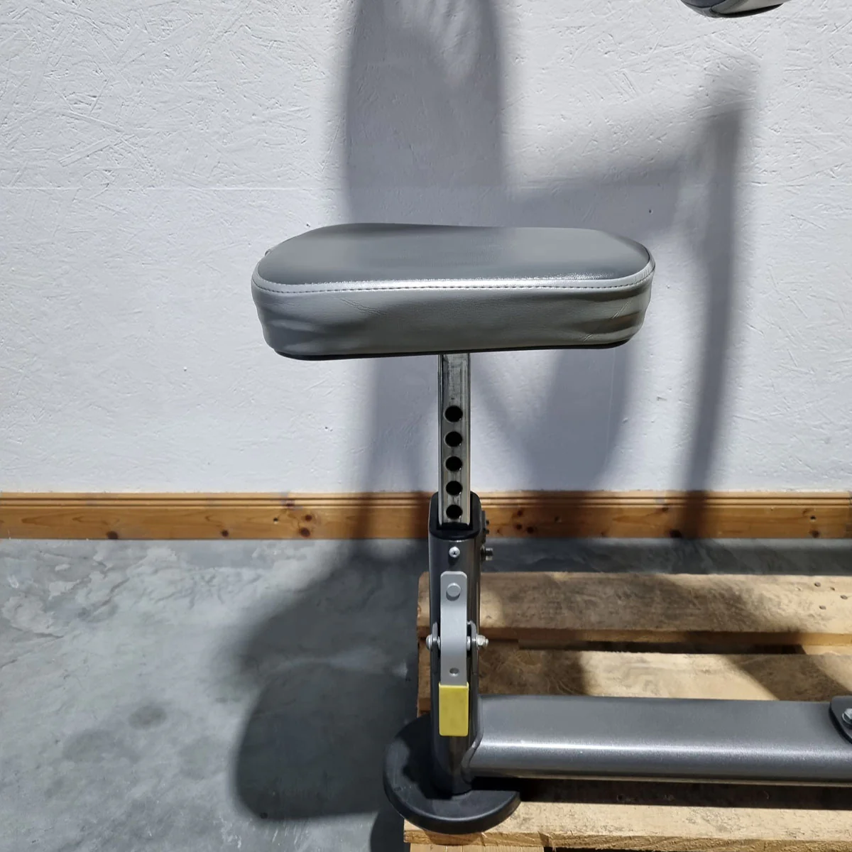 Impulse Fitness Butterfly und Butterfly Reverse 2 in 1 Kombimaschine, Pec Fly and Lat-Press-Back Machine, Rahmenfarbe Grau-Anthrazit, Polsterfarbe Grau-Anthrazit, gebraucht - überholter Zustand - Image 10