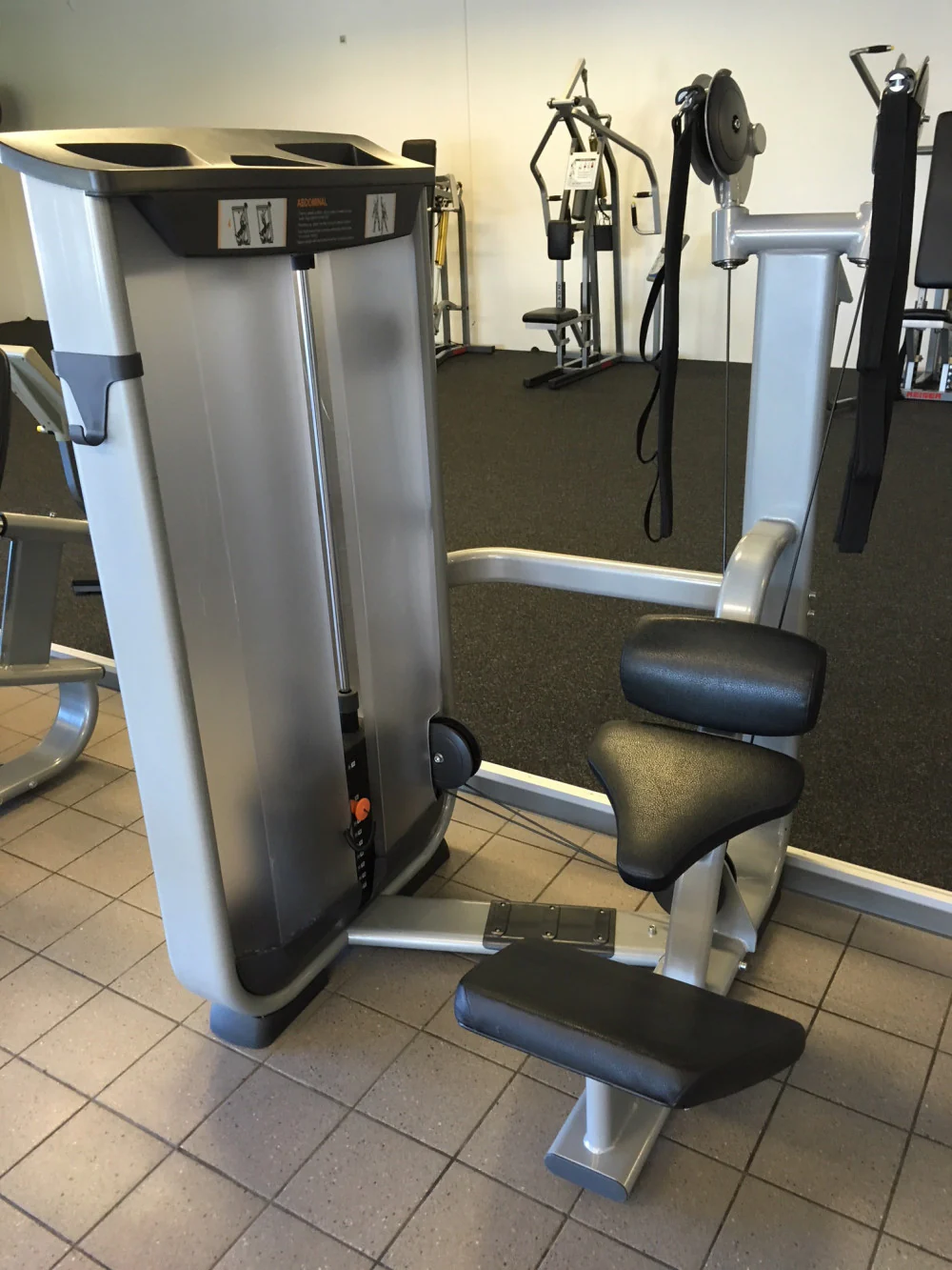 Inotec Kraftgeräteset mit 28 Fitnessgeräten, 18 Kraftgeräte, 10 Bänke und Racks, Natural Line, Silber, Polster Schwarz, gebraucht, überholter Zustand - Image 4