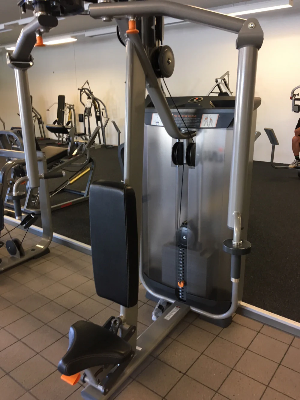 Inotec Kraftgeräteset mit 28 Fitnessgeräten, 18 Kraftgeräte, 10 Bänke und Racks, Natural Line, Silber, Polster Schwarz, gebraucht, überholter Zustand - Image 6