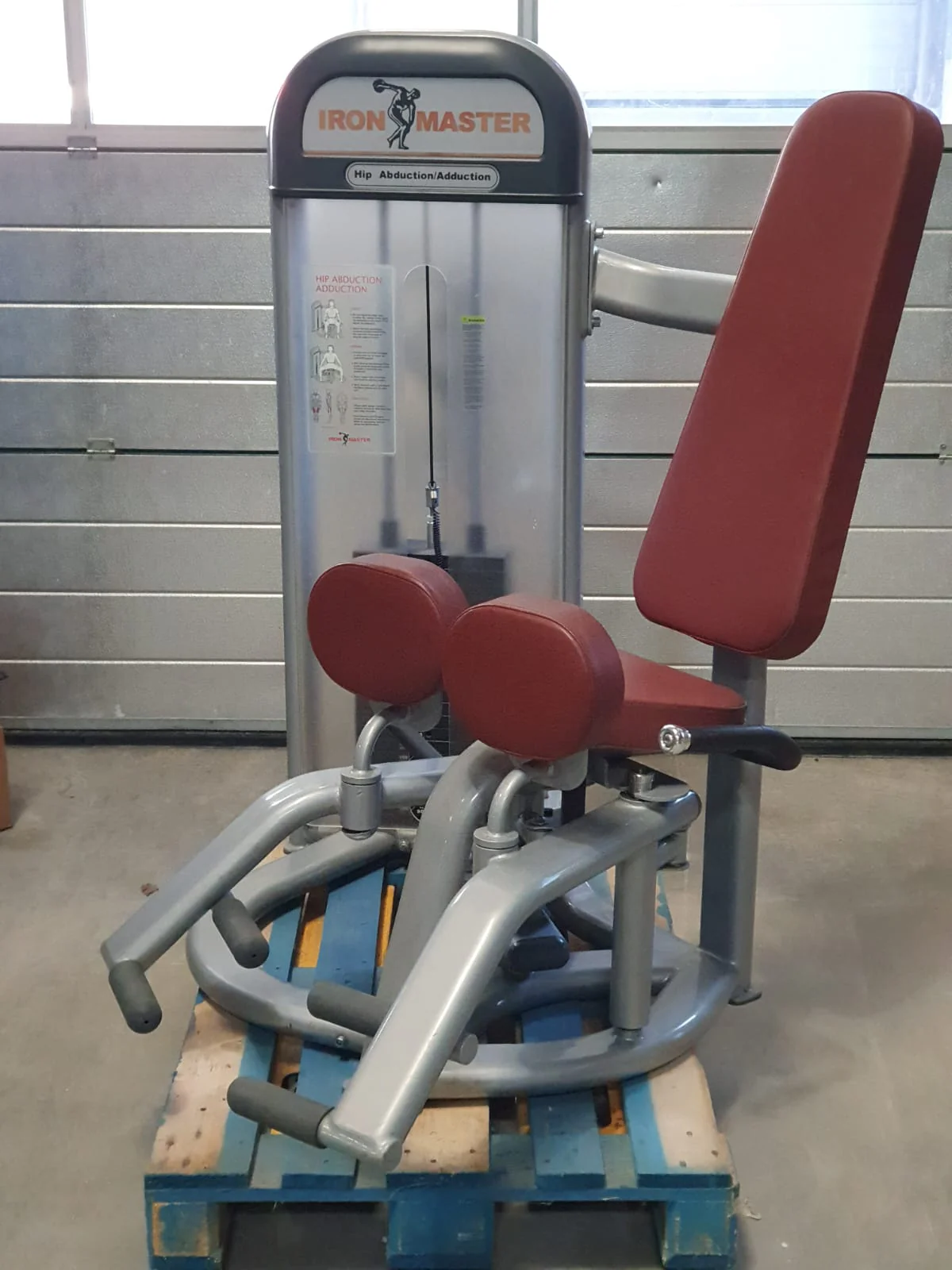 Iron Master Abduktoren Adduktoren 2 in 1-Kombimaschine, Rahmenfarbe Silber, Polsterfarbe Rot, gebraucht - überholter Zustand - Image 9