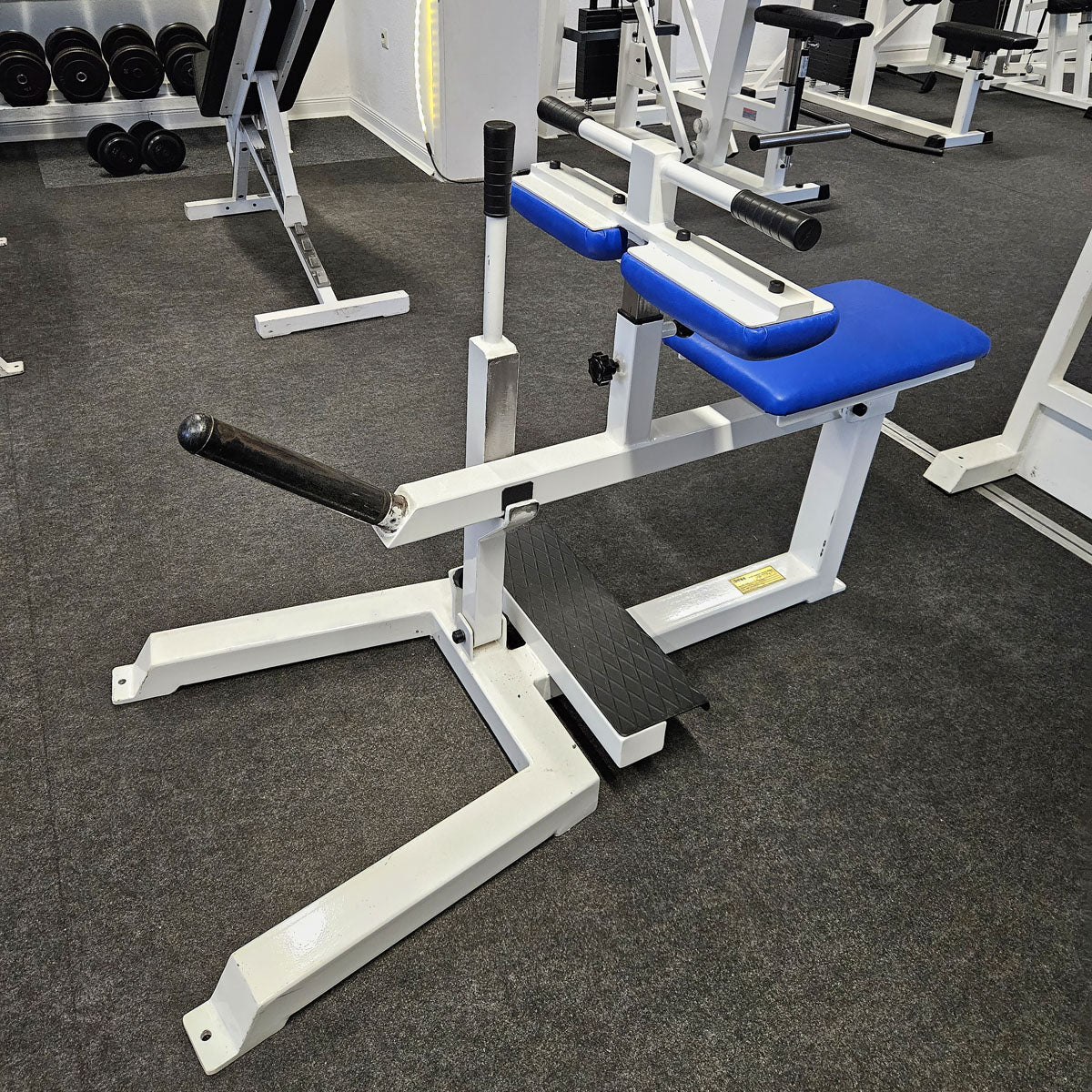 Jimsa Wadenmaschine Plate loaded 50mm, Seated Calf Raise, Rahmenfarbe Weiß, gebraucht und geprüft mit kleinen Gebrauchsspuren - Image 5