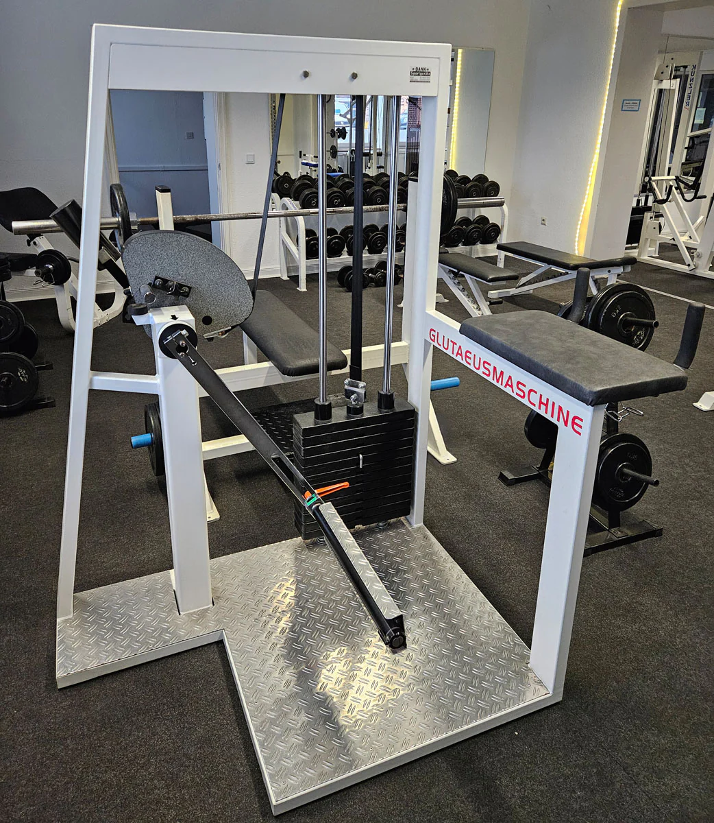 Joschko Pomaschine, Gluteusmaschine stehend, verstellbar, Glute, Rahmenfarbe Weiß, gebraucht - geprüfter Zustand mit kleinen Gebrauchsspuren - Image 3