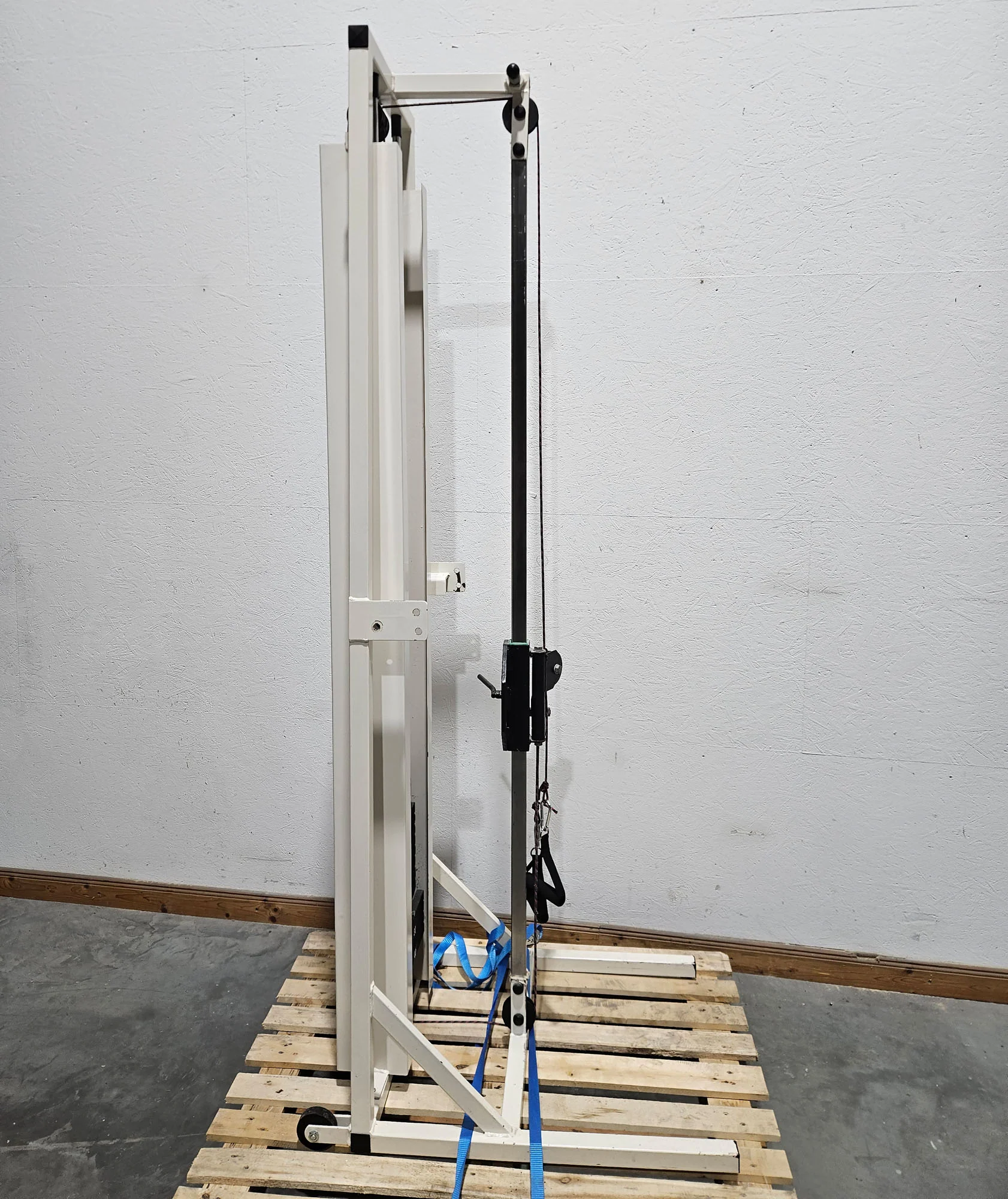 Kabelzug höhenverstellbar, zwei Auszüge, Seilzug, Zugapparat, Hersteller unbekannt, Rahmenfarbe Weiß, Oldschool Bodybuilding, gebraucht - mit Gebrauchsspuren - Image 2