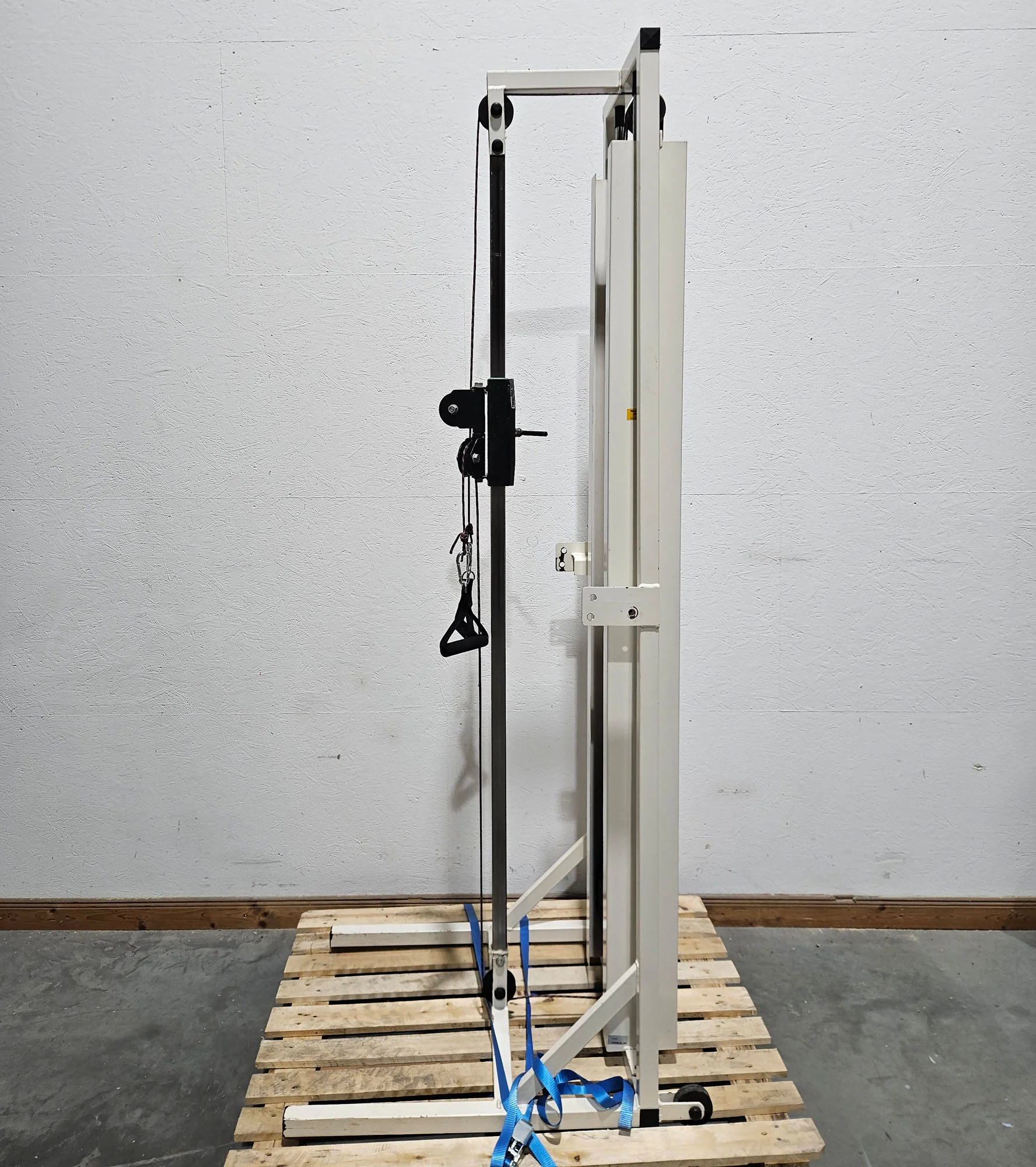 Kabelzug höhenverstellbar, zwei Auszüge, Seilzug, Zugapparat, Hersteller unbekannt, Rahmenfarbe Weiß, Oldschool Bodybuilding, gebraucht - mit Gebrauchsspuren - Image 4