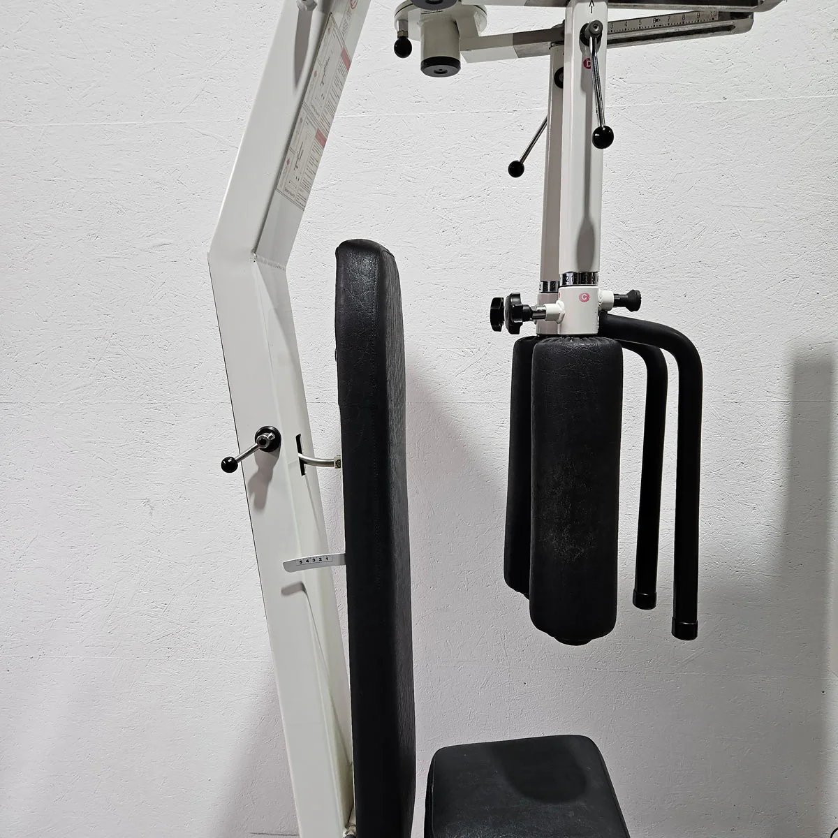Kaphingst Haltungs und Bruststabilisator, Butterfly und Butterfly Reverse - 2 in 1 Kombimaschine, MPG, Fly and Rear Delt, Farbe Weiß, gebraucht - überholter Zustand - Image 13