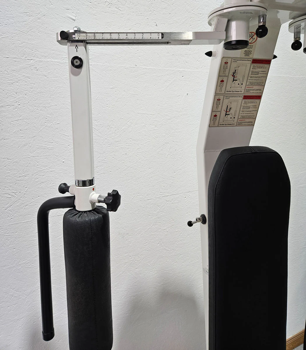 Kaphingst Haltungs und Bruststabilisator, Butterfly und Butterfly Reverse - 2 in 1 Kombimaschine, MPG, Fly and Rear Delt, Farbe Weiß, gebraucht - überholter Zustand - Image 8