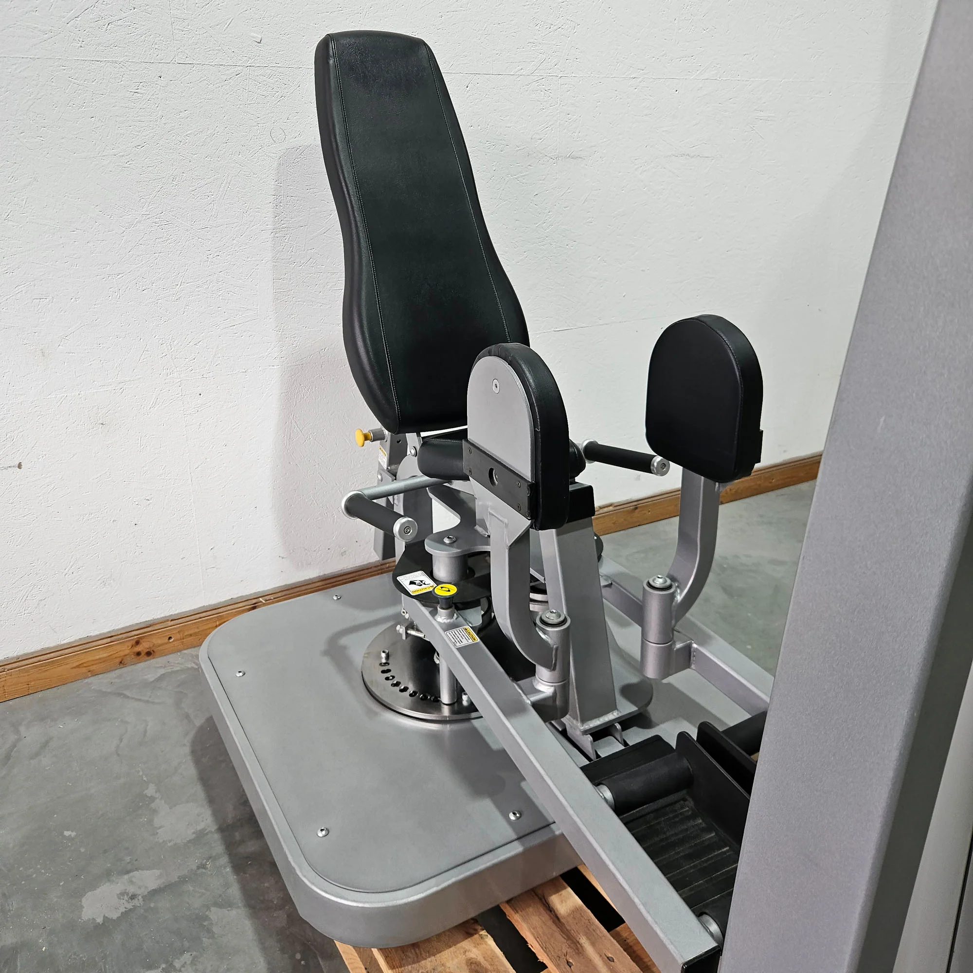 Cybex Eagle Abduktoren und Adduktoren Kombimaschine 2 in 1 - Hip Abduction and Hip Adduction, Rahmenfarbe Silber, Polsterfarbe Schwarz, gebraucht - überholter Zustand - Image 2