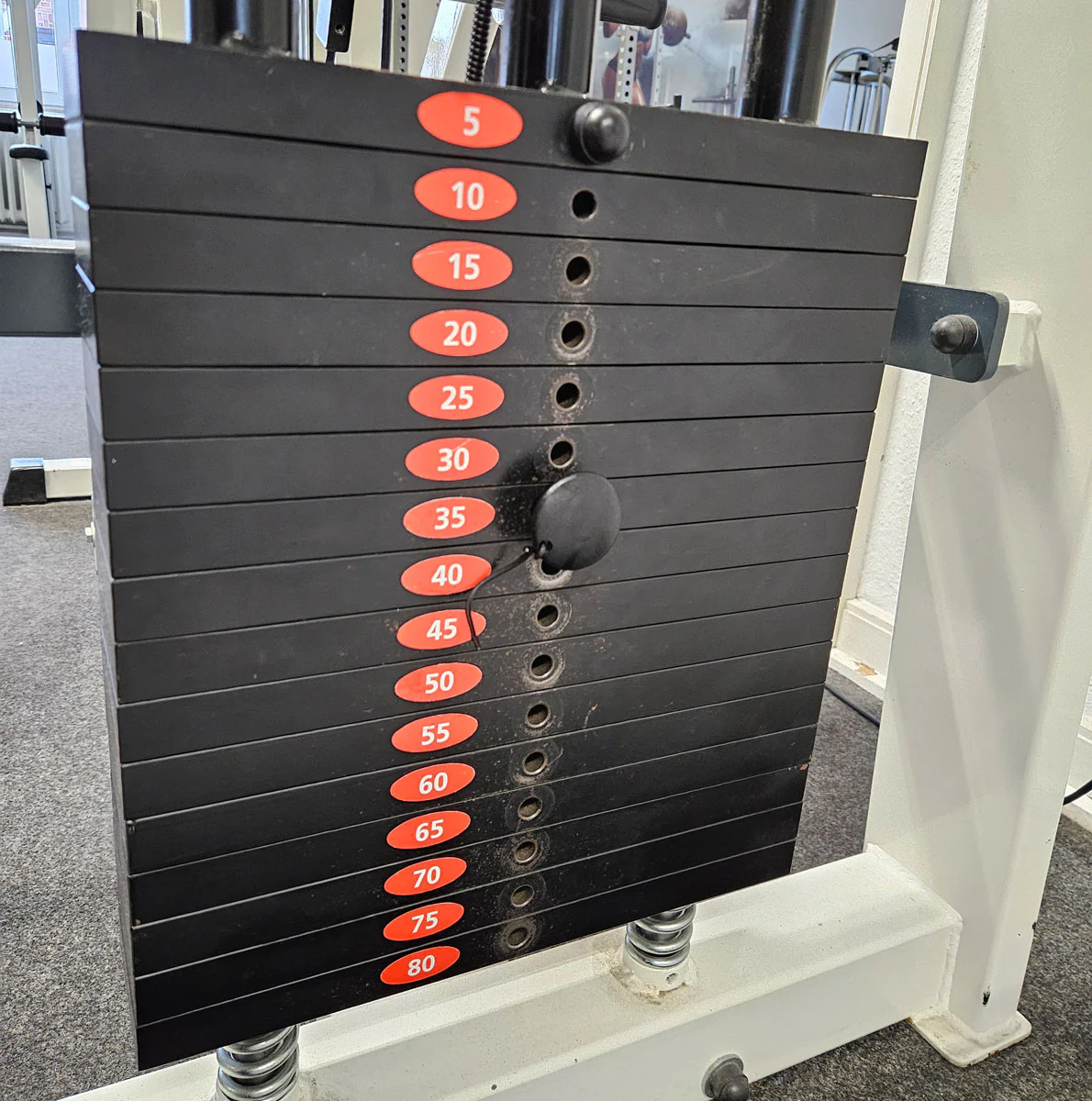 Künzler Rudern mit Bruststütze und Einstiegshilfe, Row, Lat-Rudern, Oldschool Bodybuilding Kraftgerät, Rahmenfarbe Weiß, gebraucht und geprüft mit Gebrauchsspuren - Image 7