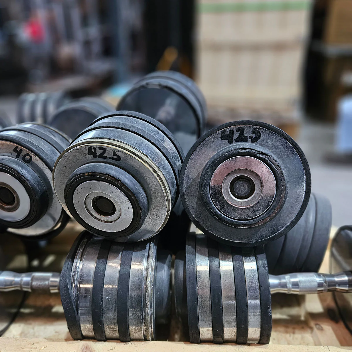 Kurzhantelsatz aus Guss bzw Chrom von 40 bis 50kg in 2,5kg Stufen ( 5 Paare ) Oldschool, gebraucht - mit Gebrauchsspuren - Image 3
