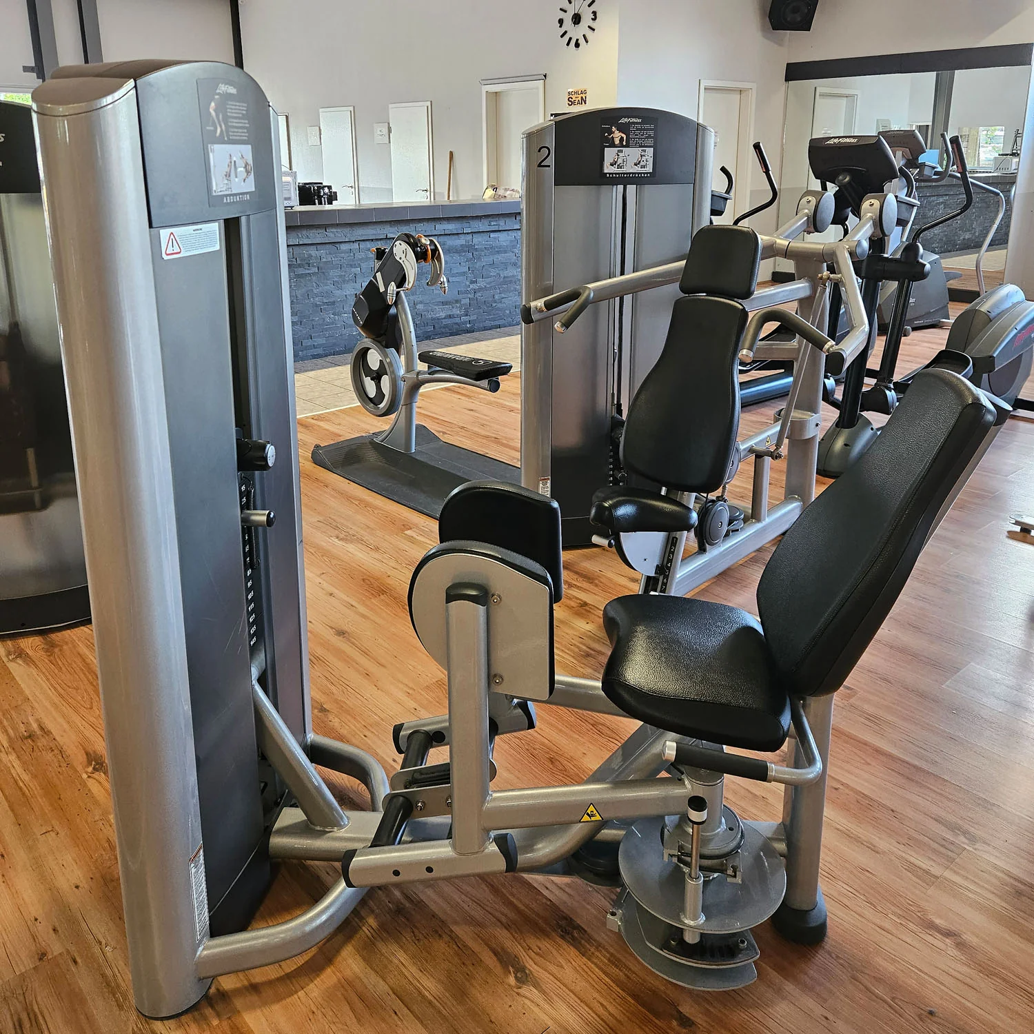 Life Fitness 2er Set = Abduktoren und Adduktorenmaschine, Hip Abduction und Hip Adduction Set, Signature Series, Rahmenfarbe Silber, gebraucht - überholter Zustand - Image 13