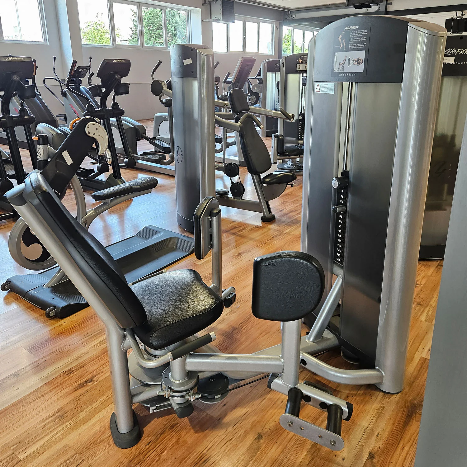 Life Fitness 2er Set = Abduktoren und Adduktorenmaschine, Hip Abduction und Hip Adduction Set, Signature Series, Rahmenfarbe Silber, gebraucht - überholter Zustand - Image 5