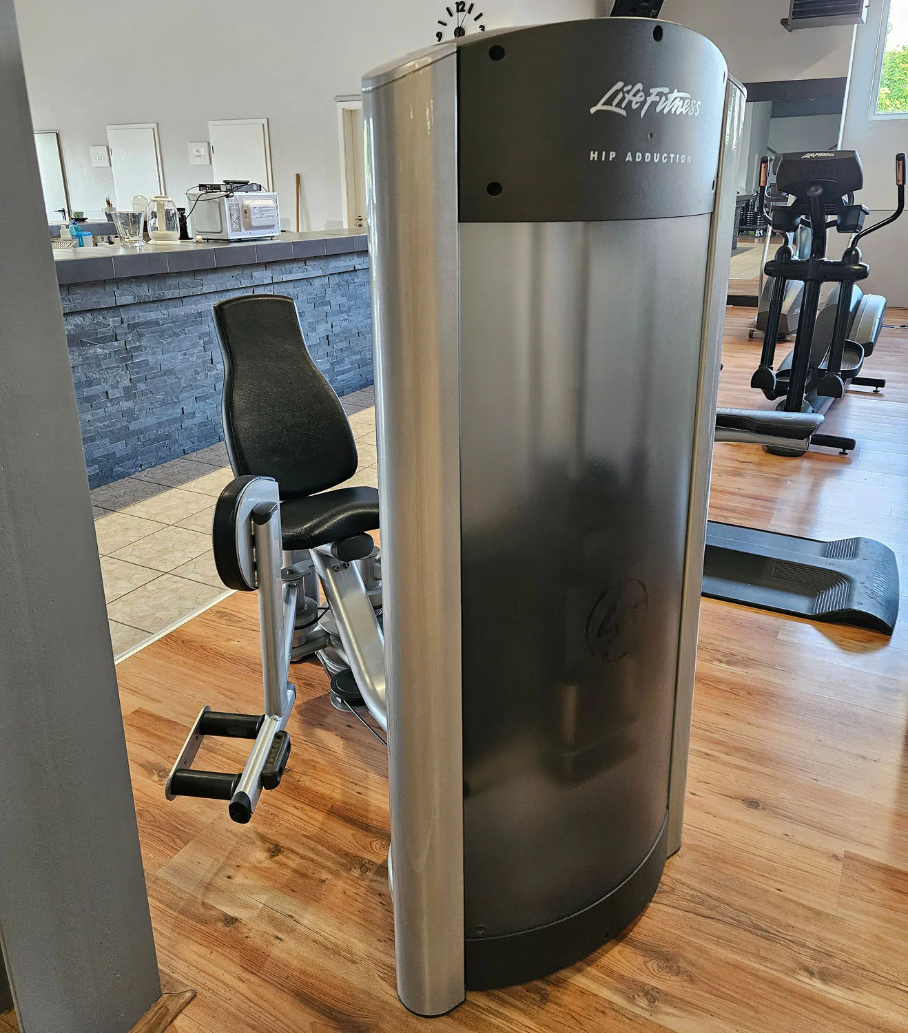 Life Fitness 2er Set = Abduktoren und Adduktorenmaschine, Hip Abduction und Hip Adduction Set, Signature Series, Rahmenfarbe Silber, gebraucht - überholter Zustand - Image 6
