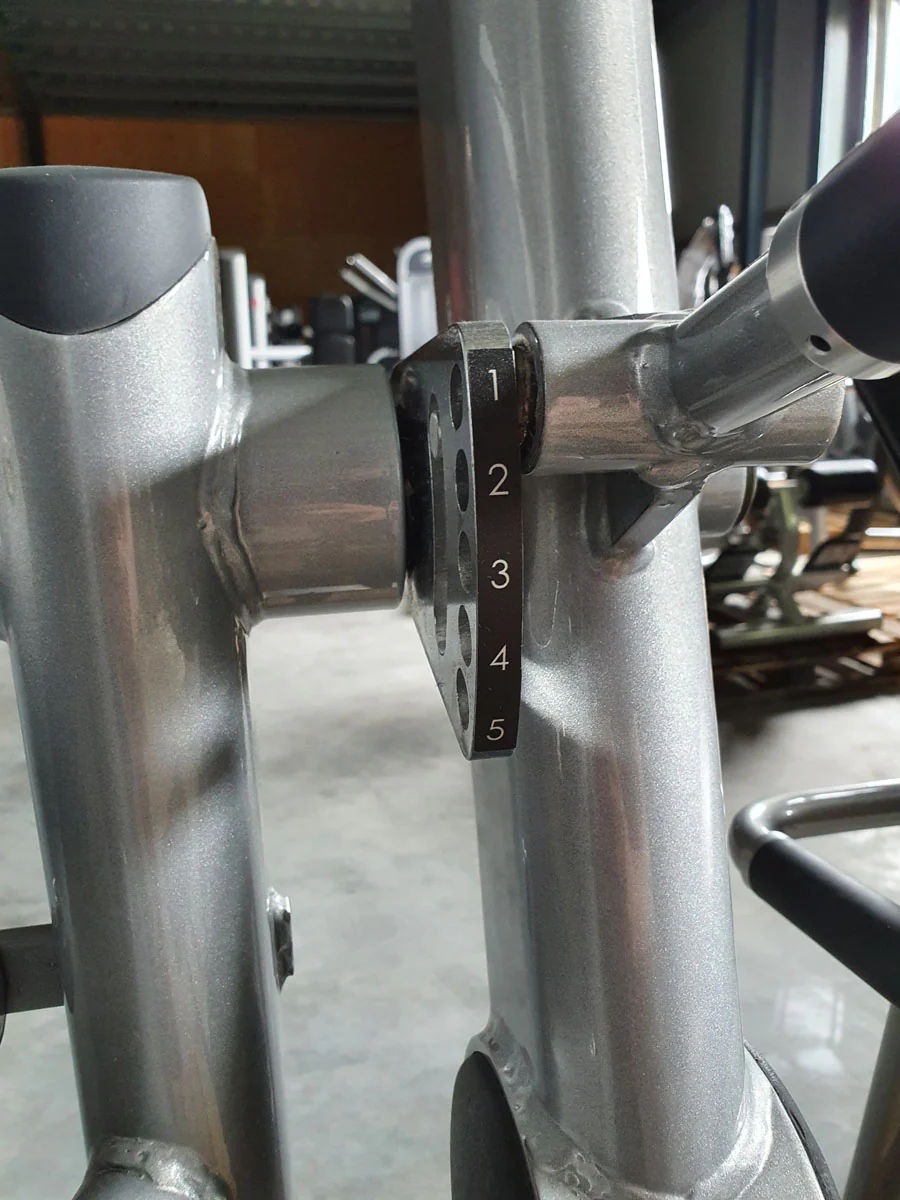 Life Fitness Back Extension, Rückenstreckermaschine, Hyperextension, Signature Series, Rahmenfarbe Silber, Polsterfarbe Schwarz, gebraucht - überholter Zustand - Image 8