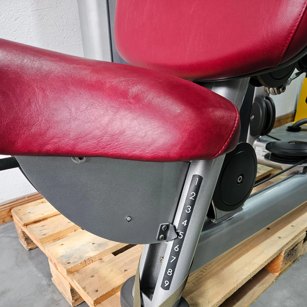 Life Fitness Bankdrücken, ChestPress, Brustpresse, Bankdrückmaschine, 145kg Gewichtsblock, Signature Series, Rahmenfarbe Silber, gebraucht - überholter Zustand - Image 5