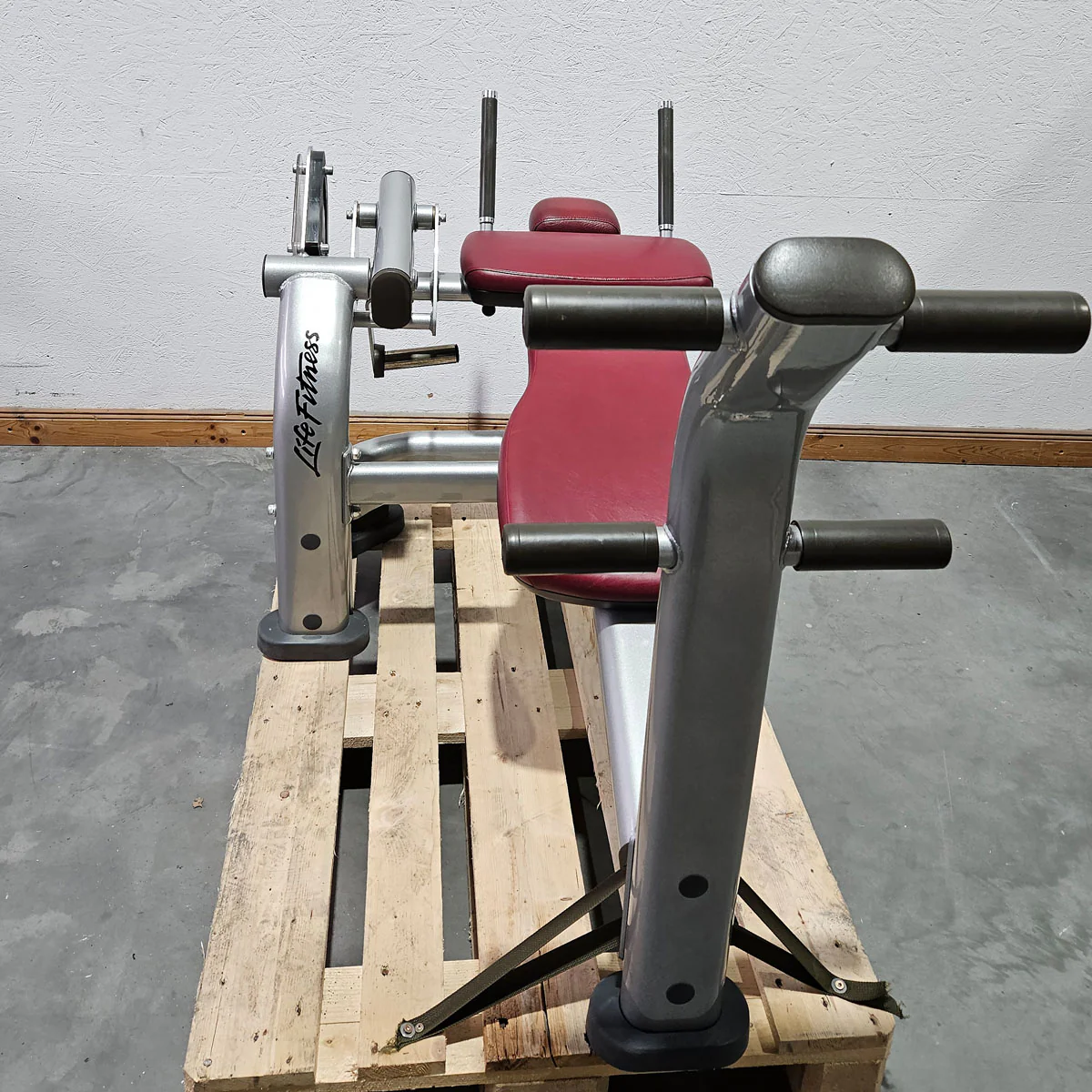 Life Fitness Bauchmaschine, Bauchbank, Ab Crunch Bench- Plate loaded SABB, Signature Serie, Rahmenfarbe Silber, gebrauchter - überholter Zustand - Image 2