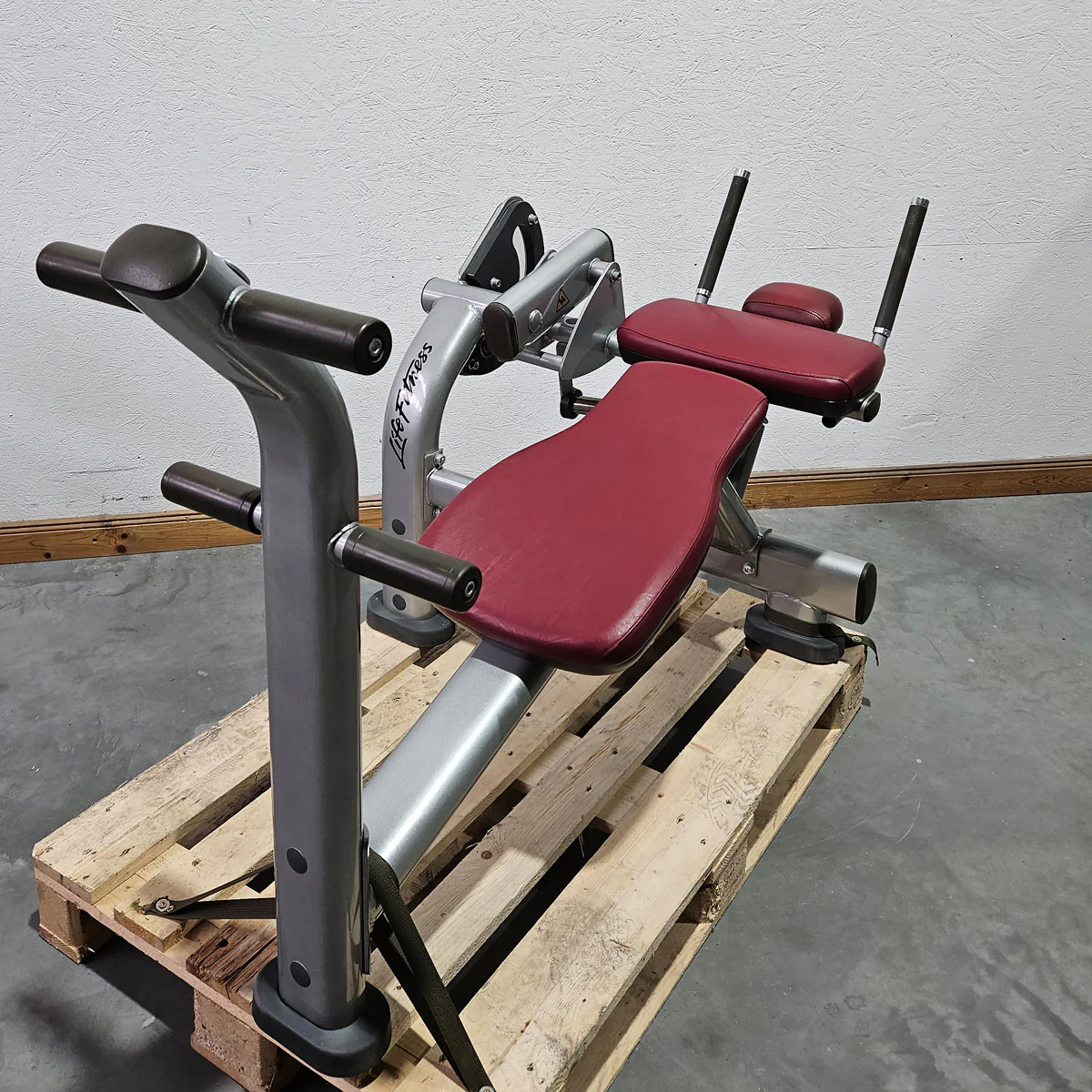 Life Fitness Bauchmaschine, Bauchbank, Ab Crunch Bench- Plate loaded SABB, Signature Serie, Rahmenfarbe Silber, gebrauchter - überholter Zustand - Image 3