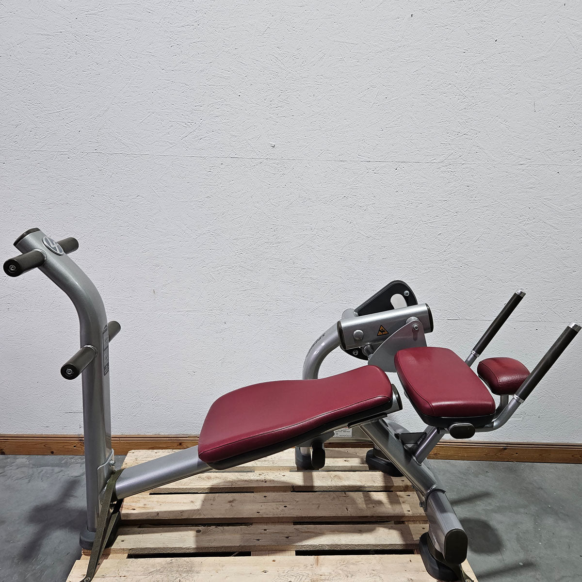 Life Fitness Bauchmaschine, Bauchbank, Ab Crunch Bench- Plate loaded SABB, Signature Serie, Rahmenfarbe Silber, gebrauchter - überholter Zustand - Image 4