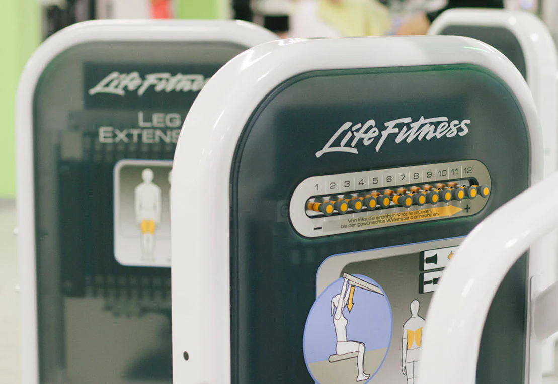 Life Fitness Brustpresse, Circuit Serie, Bankdrückmaschine, Chest Press, Rahmenfarbe Diamond White, 1 Jahr alt - NEUwertig - Image 3