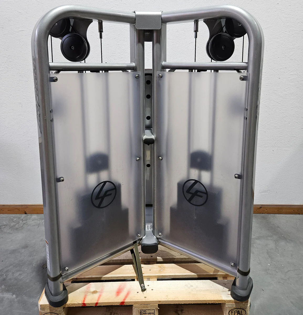 Life Fitness Chest Press, Bankdrückmaschine Dual Bilateral, Brustpresse mit drehbaren Griffen, Signature Series, Rahmenfarbe Silber, gebraucht - überholter Zustand - Image 5