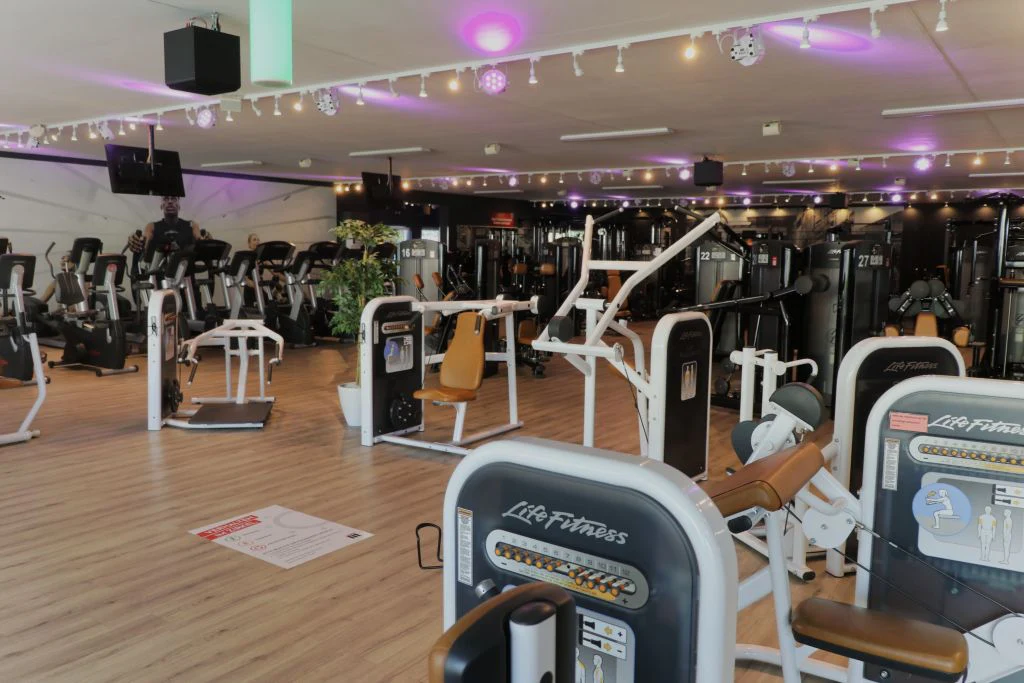 Life Fitness Circuit Serie Gerätezirkel, 10 Kraftgeräte im Set, gebraucht - überholter Zustand - Image 3