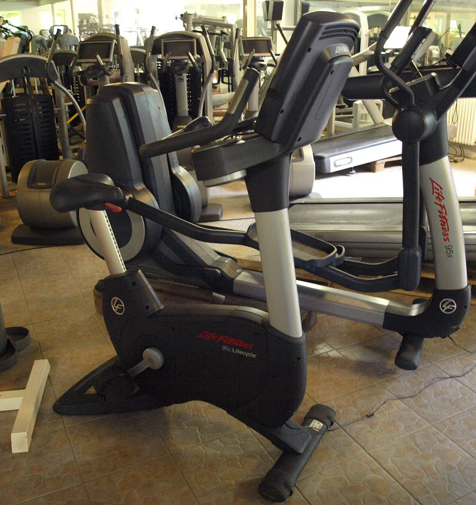 Life Fitness Ergometer 95C - Elevation Series 95c - Engage 15" Touchscreen Konsole, gebraucht - überholter Zustand - Image 3