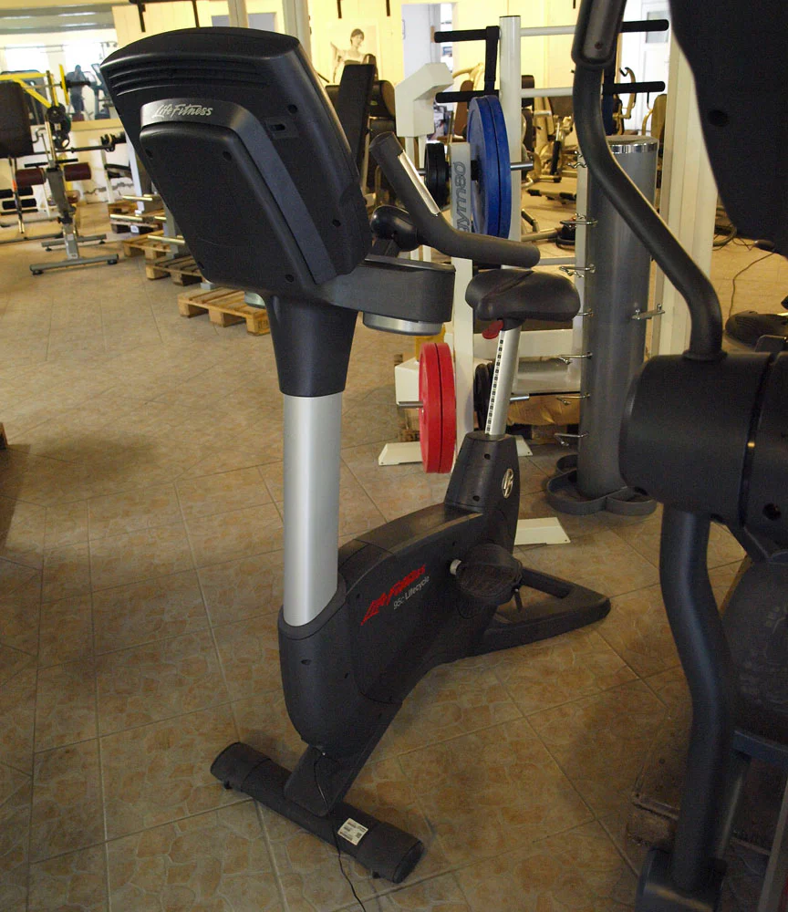 Life Fitness Ergometer 95C - Elevation Series 95c - Engage 15" Touchscreen Konsole, gebraucht - überholter Zustand - Image 4