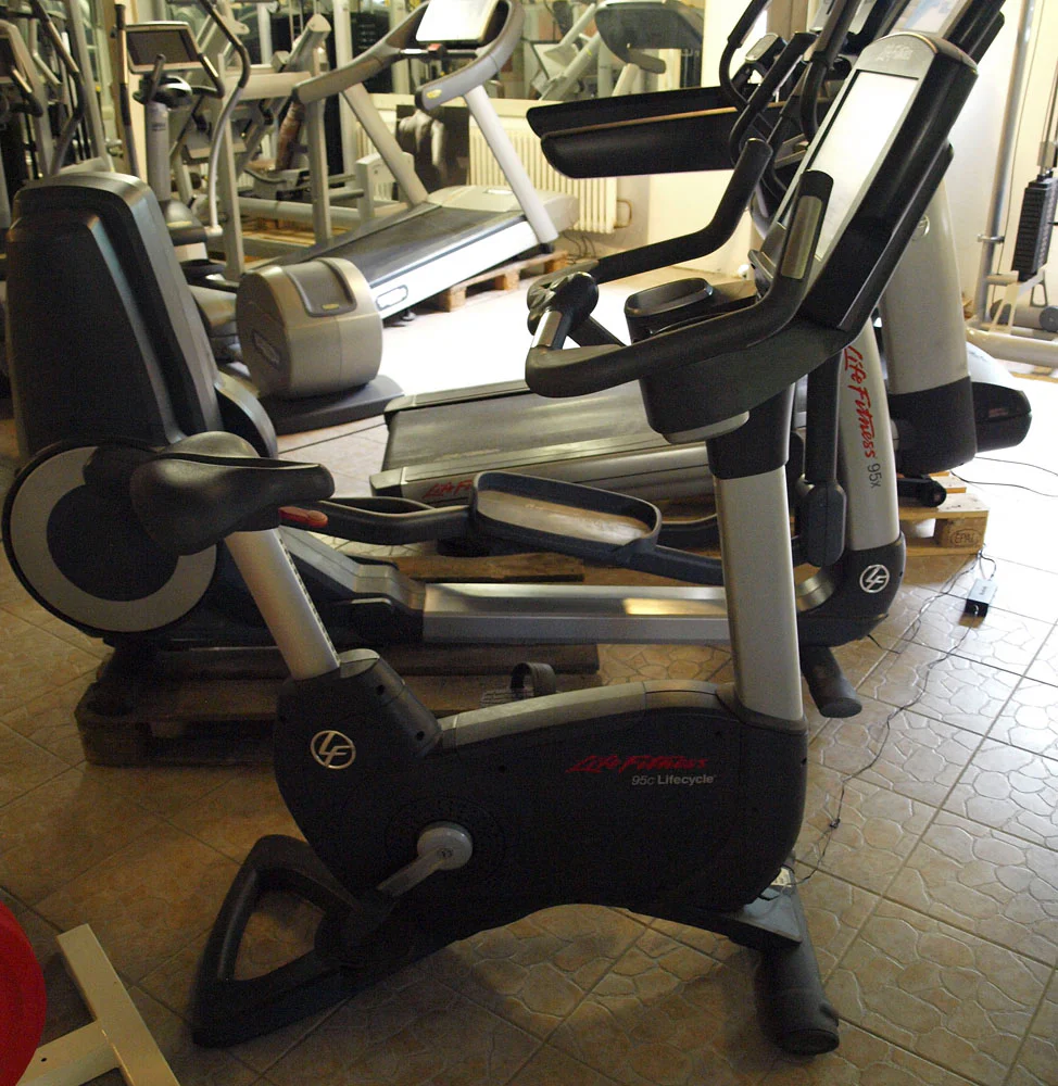 Life Fitness Ergometer 95C - Elevation Series 95c - Engage 7" Touchscreen Konsole, gebraucht - überholter Zustand - Image 2