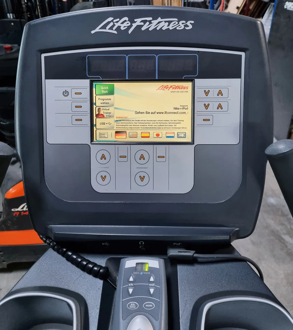 Life Fitness Ergometer 95C - Elevation Series 95c - Engage 7" Touchscreen Konsole, gebraucht - überholter Zustand - Image 6