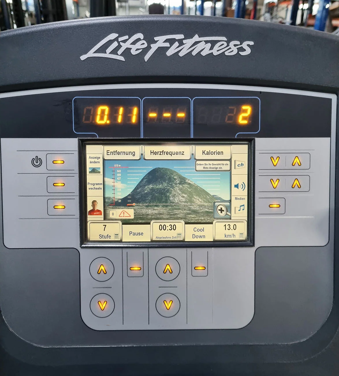 Life Fitness Ergometer 95C - Elevation Series 95c - Engage 7" Touchscreen Konsole, gebraucht - überholter Zustand - Image 8