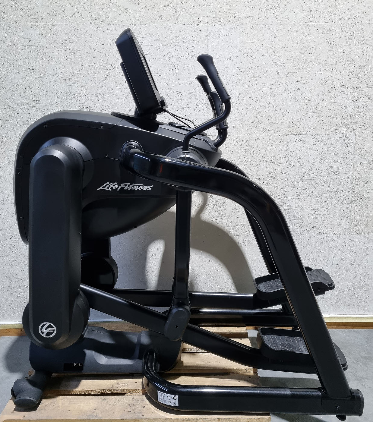 Life Fitness FlexStrider Trainer, Crosstrainer mit variabler Schrittlänge, Discover SE Touch Display Konsole, Elevation Series, gebraucht - überholter Zustand - Image 2