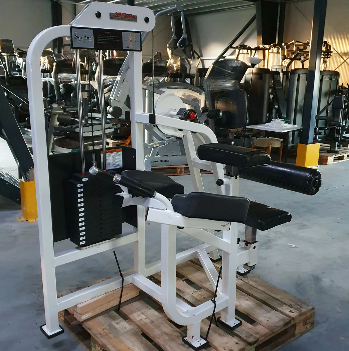 Life Fitness Gluteusmaschine, Pomaschine liegend, Glute - Rahmen Weiß, Polster Schwarz, gebraucht - überholter Zustand - Image 2